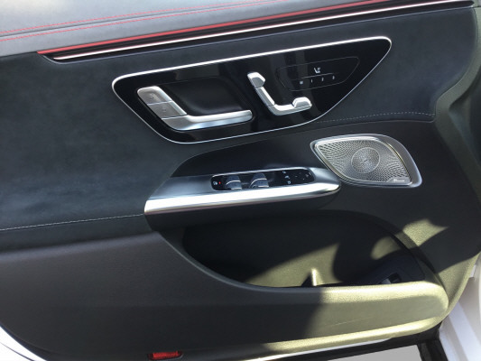 MERCEDES-BENZ EQE 500 4 Matic Exe. Ed.-image-9
