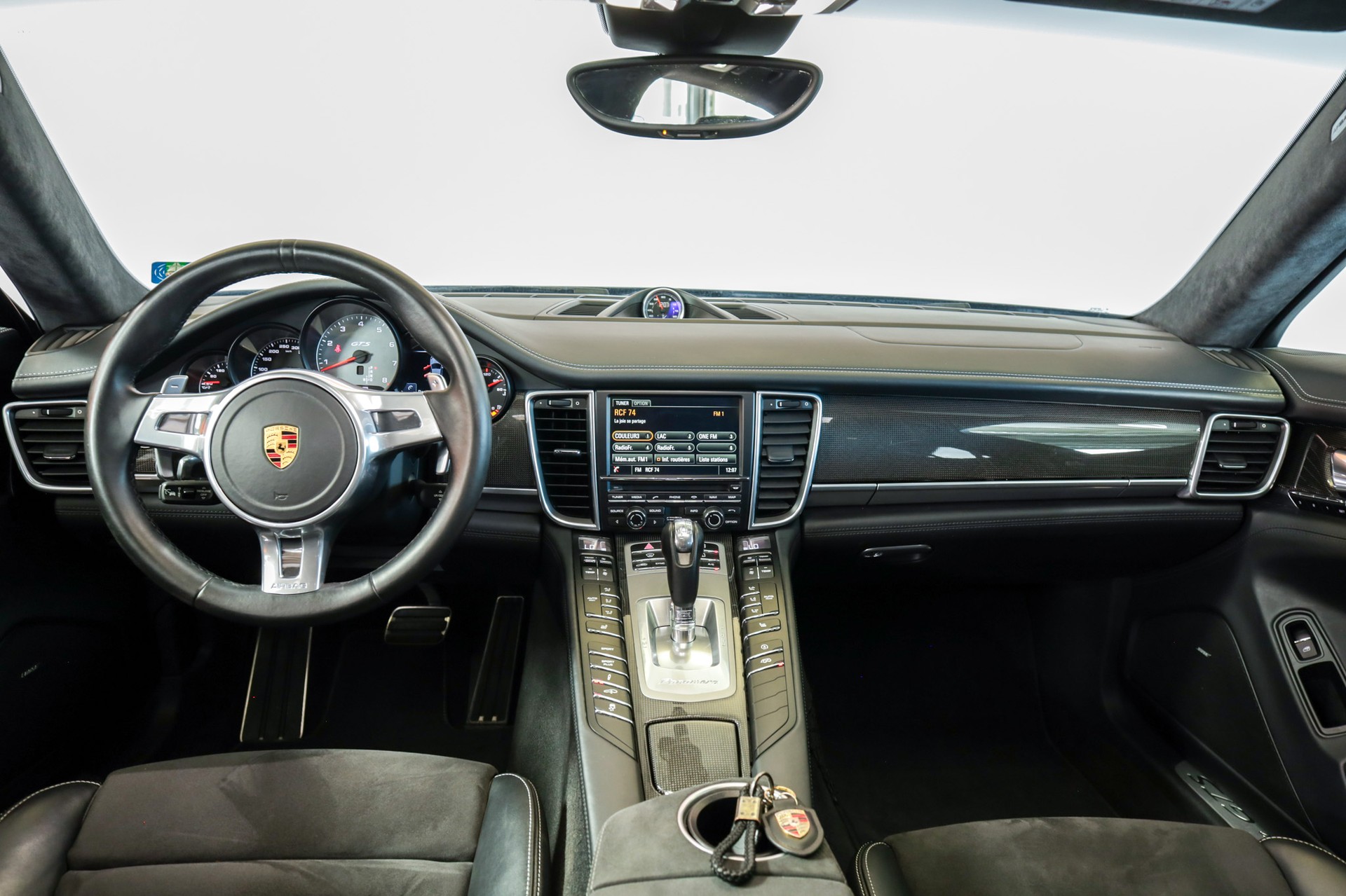 PORSCHE Panamera GTS 4.8 PDK-image-8