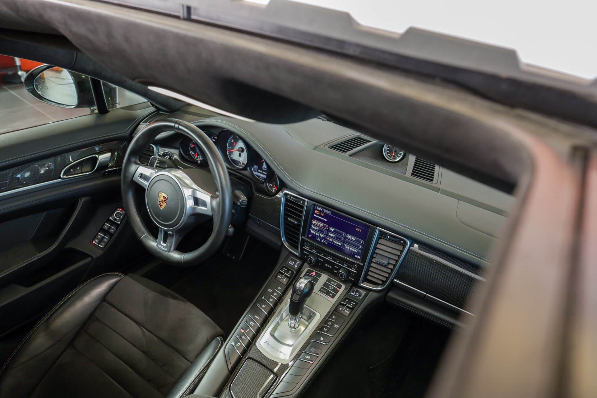 PORSCHE Panamera GTS 4.8 PDK-image-5