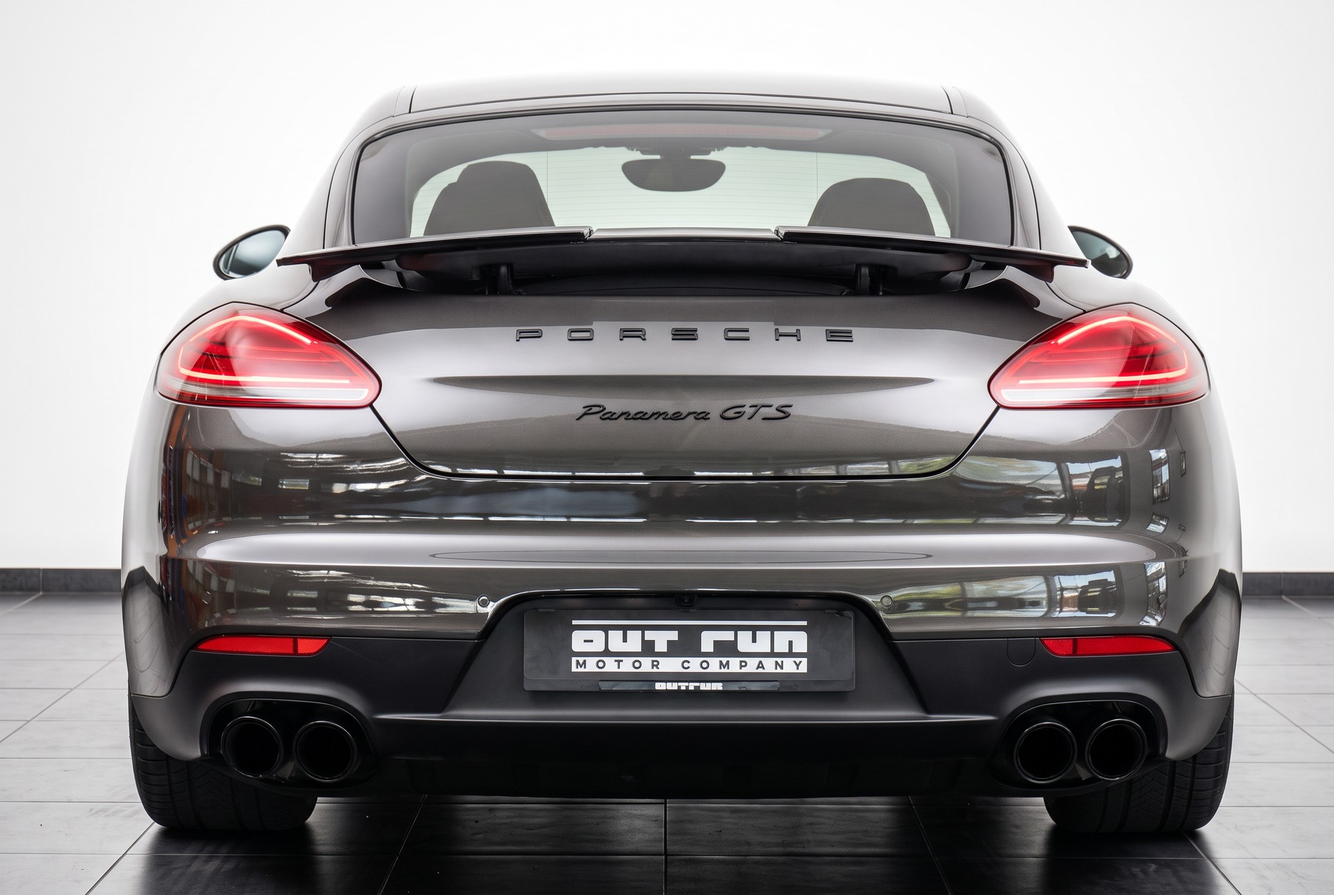 PORSCHE Panamera GTS 4.8 PDK-image-2