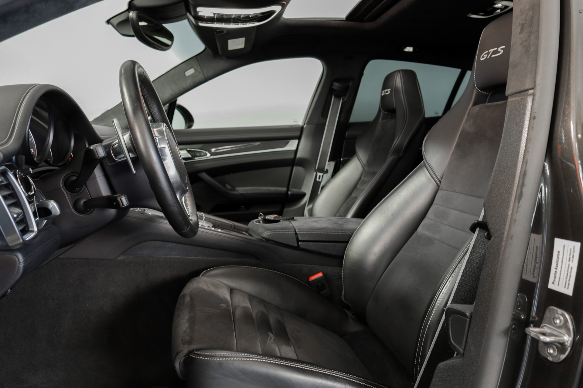 PORSCHE Panamera GTS 4.8 PDK-image-10
