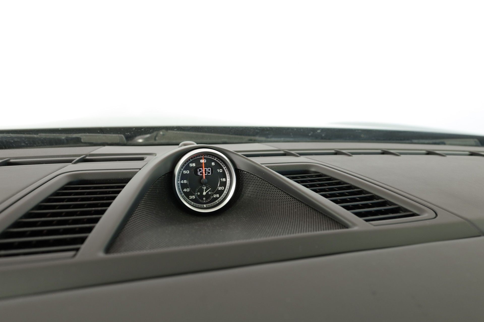PORSCHE Panamera GTS 4.8 PDK-image-17