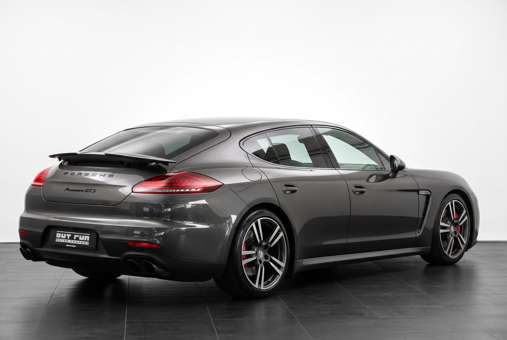 PORSCHE Panamera GTS 4.8 PDK-image-3