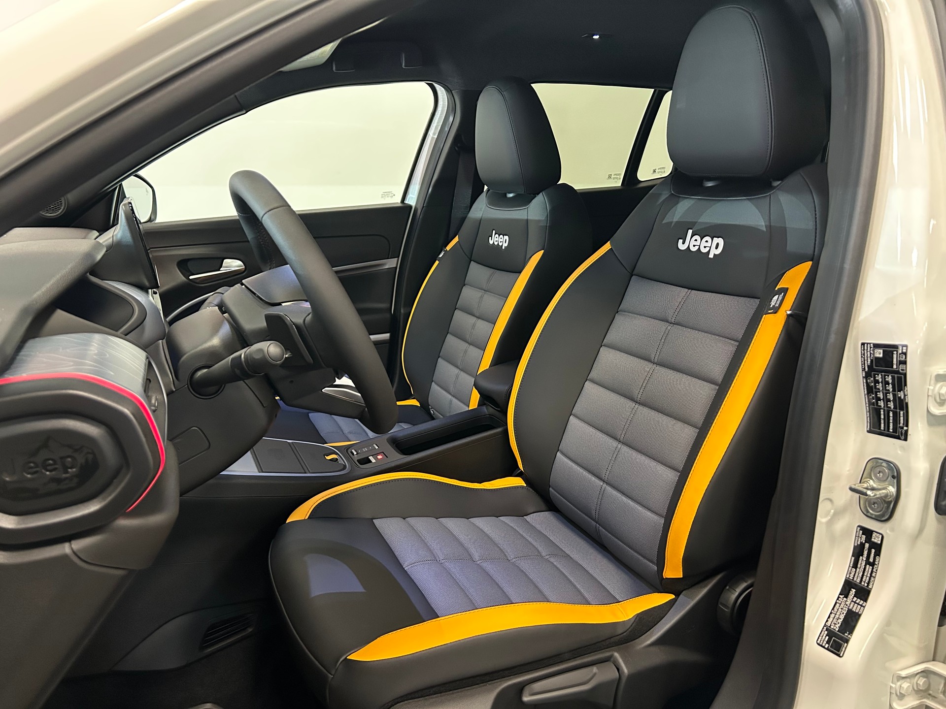JEEP Avenger 1.2 Turbo MHEV The North Face 4xe-image-8