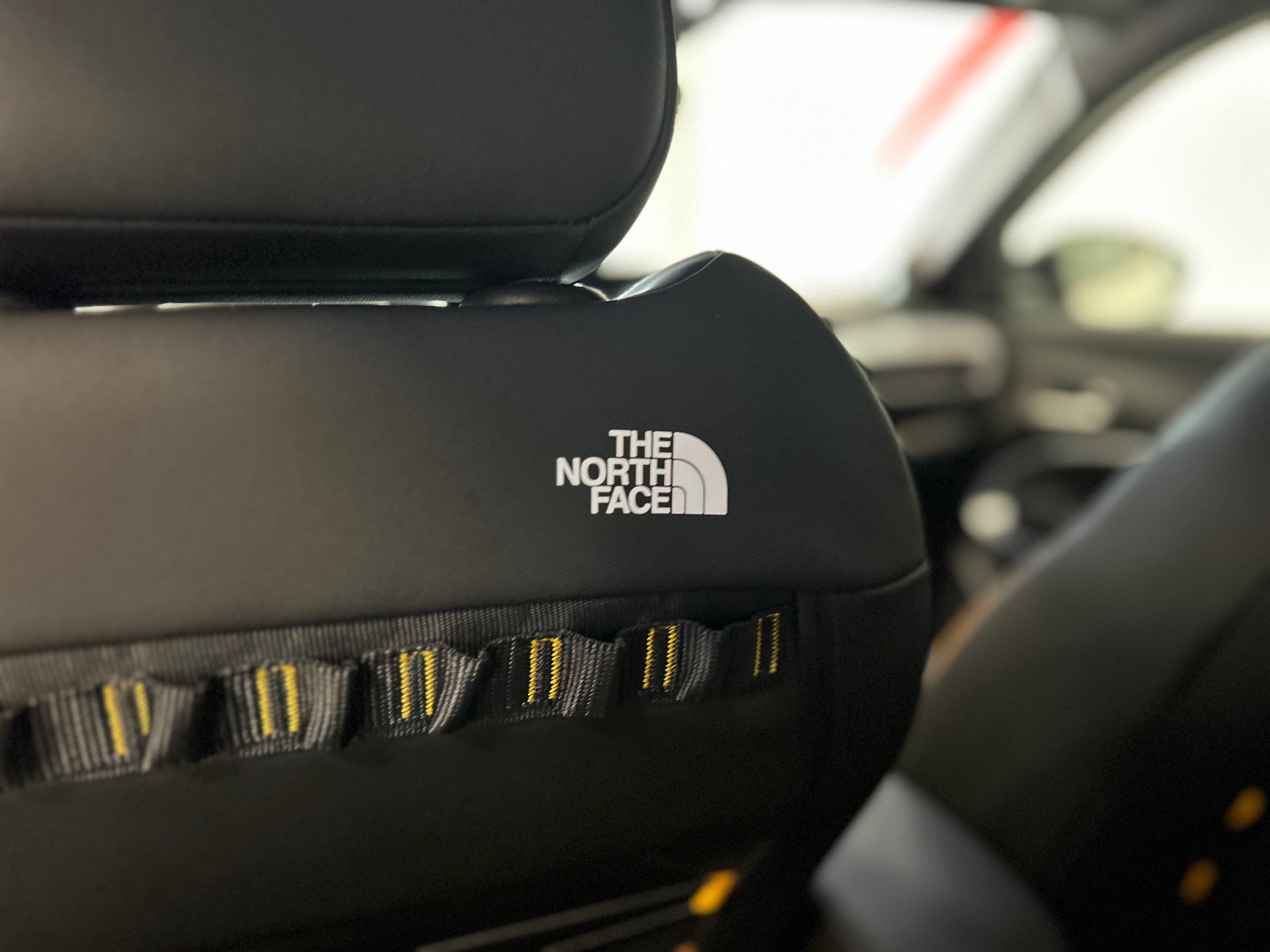 JEEP Avenger 1.2 Turbo MHEV The North Face 4xe-image-13