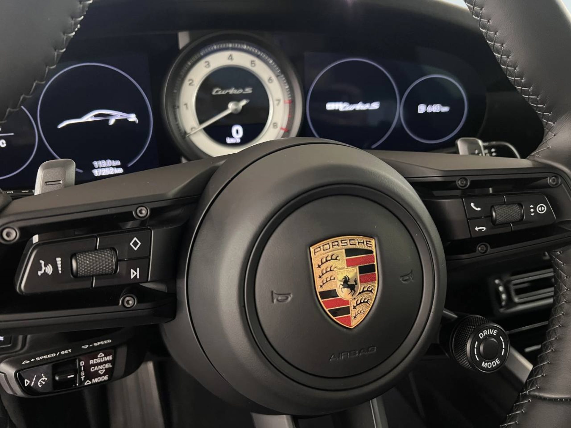 PORSCHE 911 Turbo S-image-15