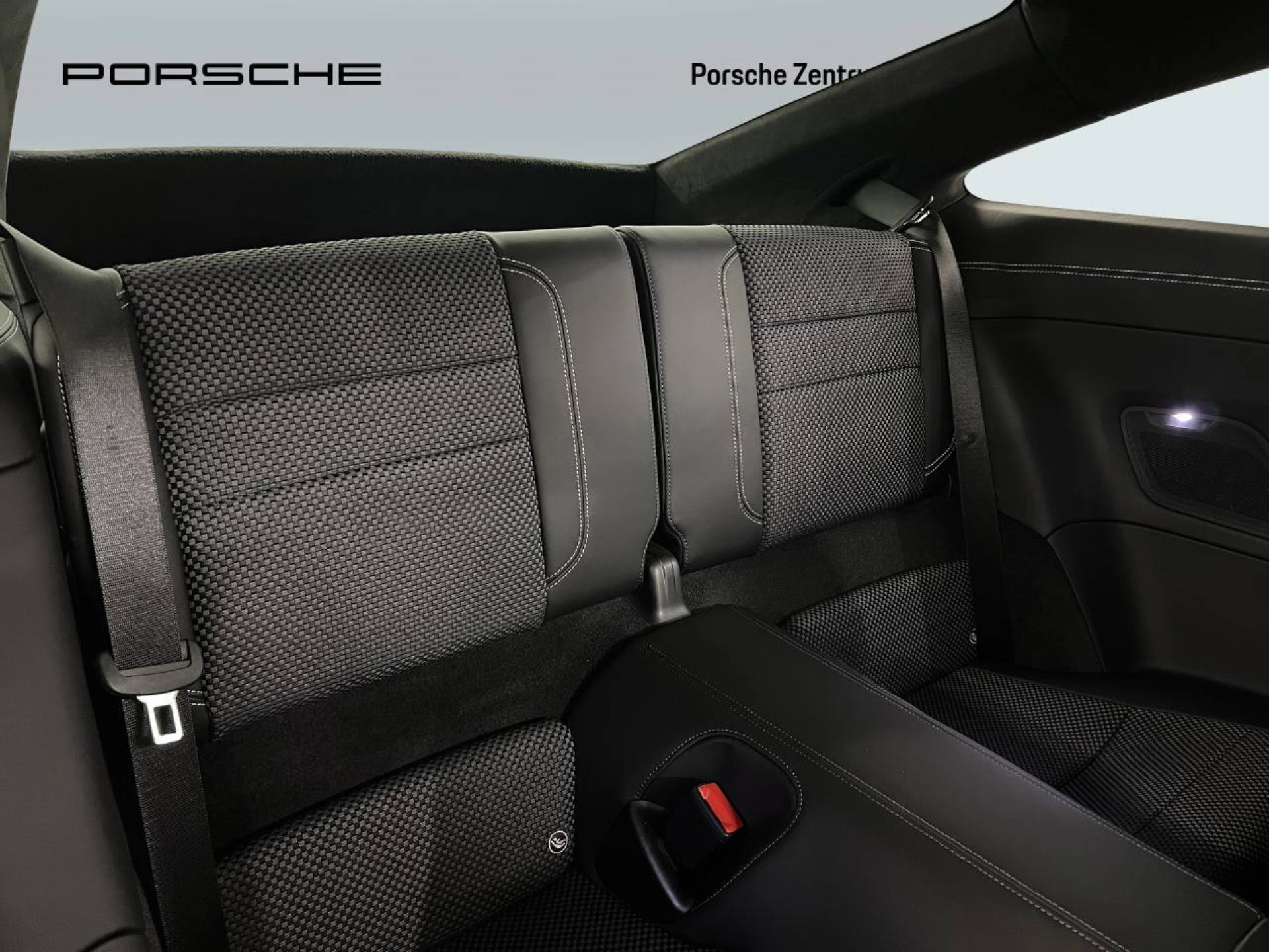 PORSCHE 911 Turbo S-image-24
