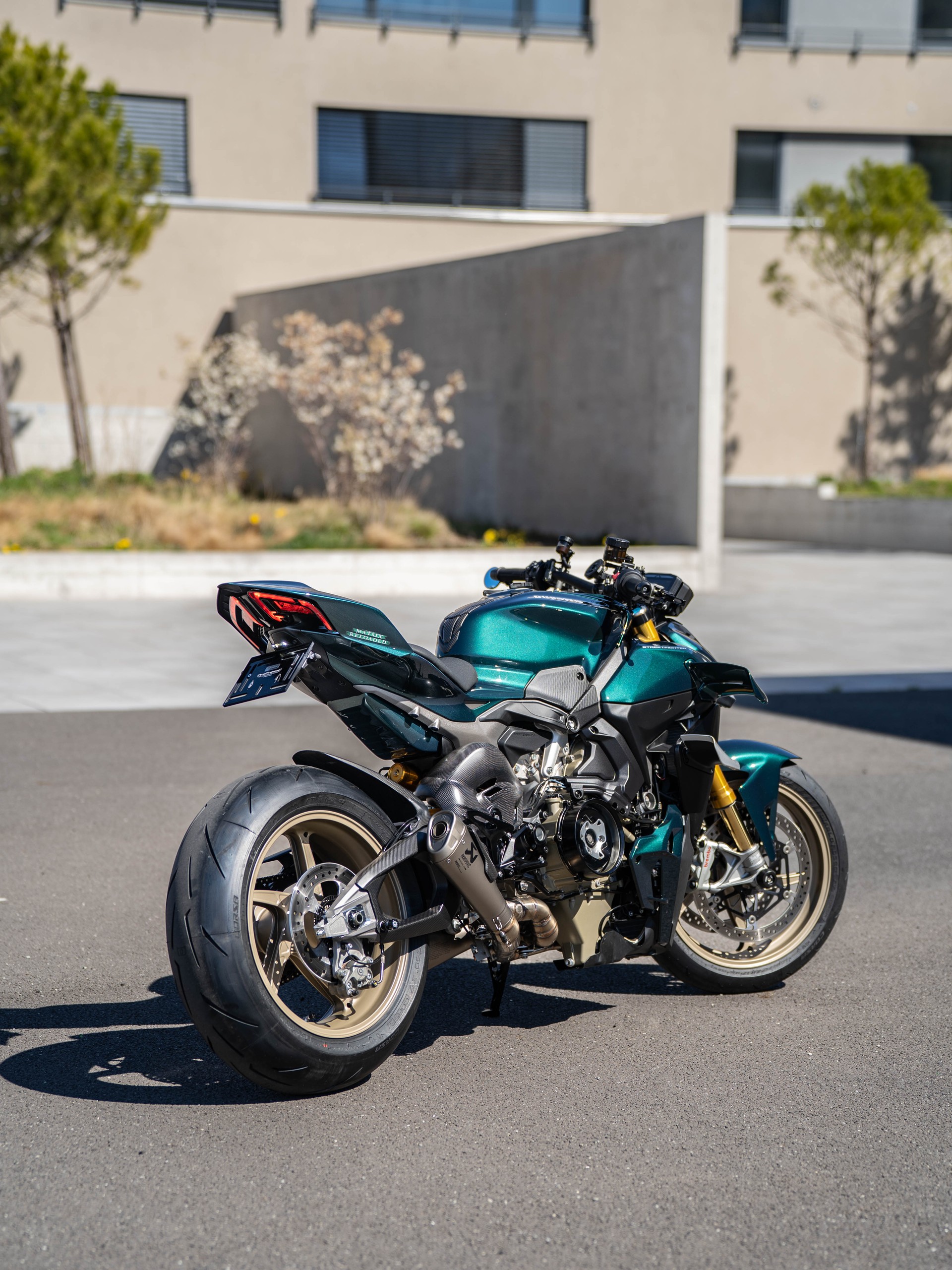 DUCATI STREETFIGHTER V4 S-image-1