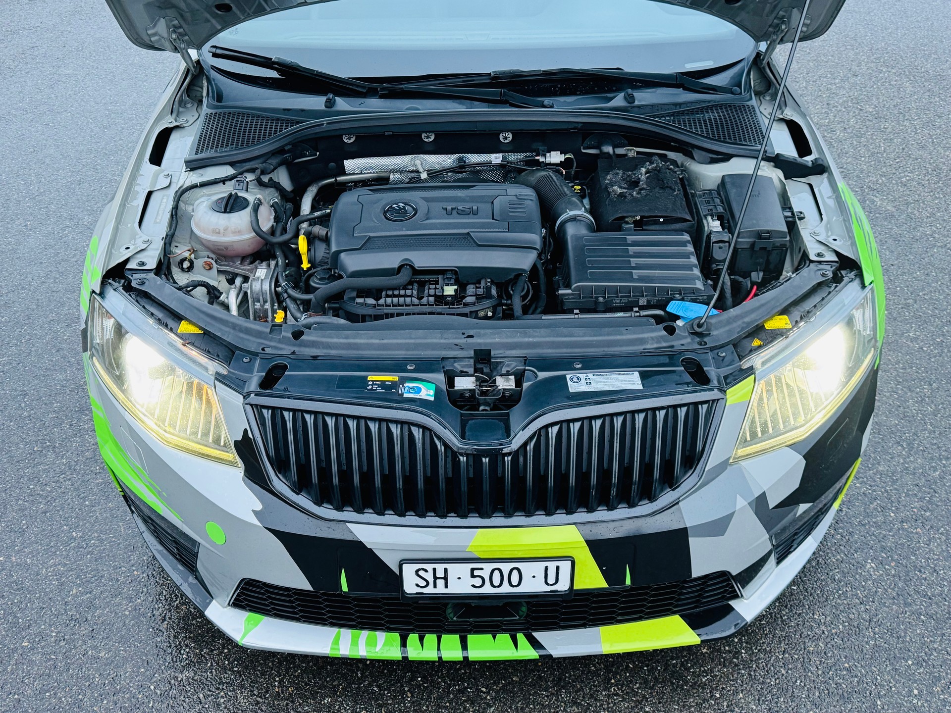 SKODA Octavia Combi 2.0 TSI RS-image-15