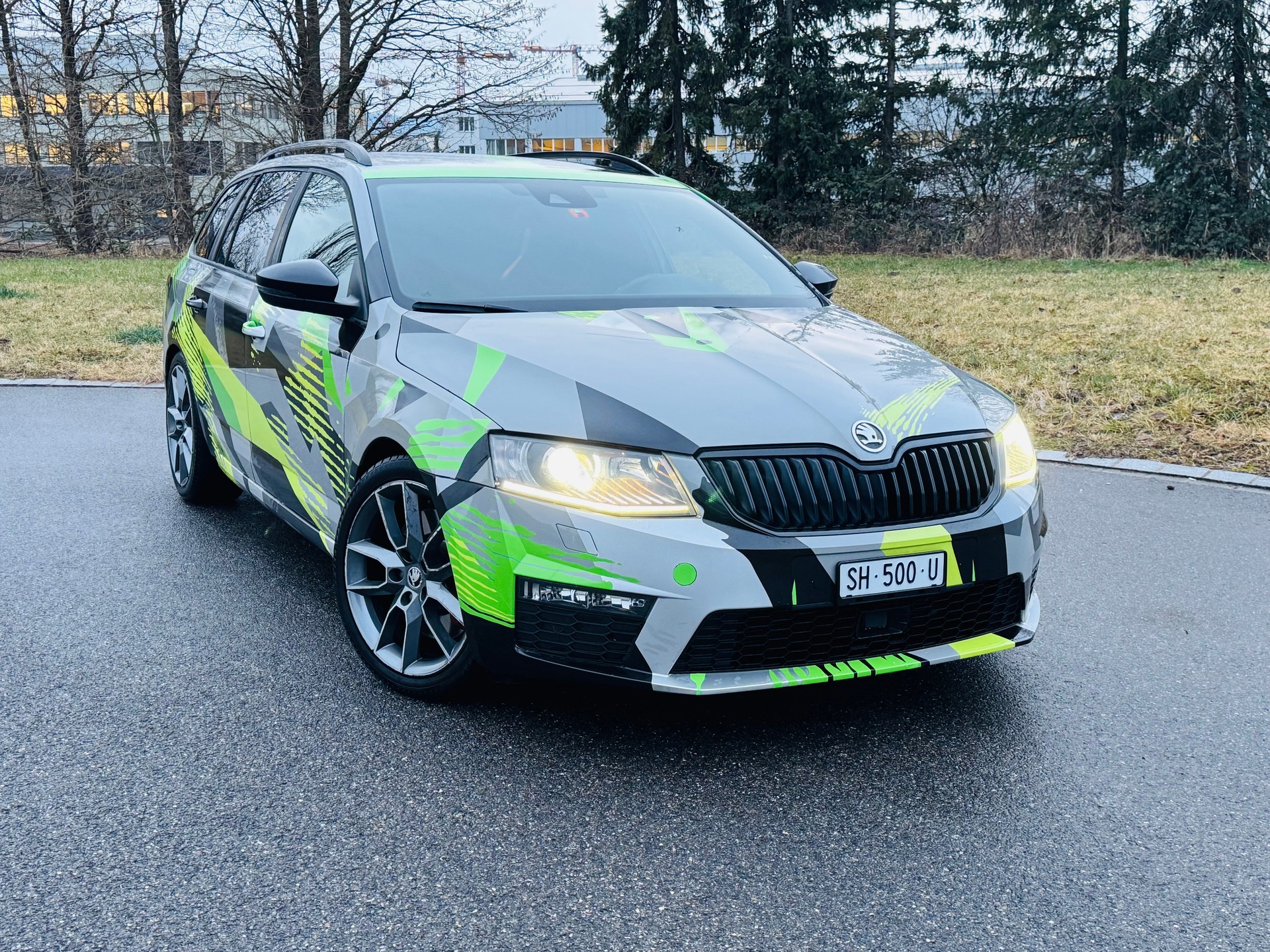 SKODA Octavia Combi 2.0 TSI RS-image-1