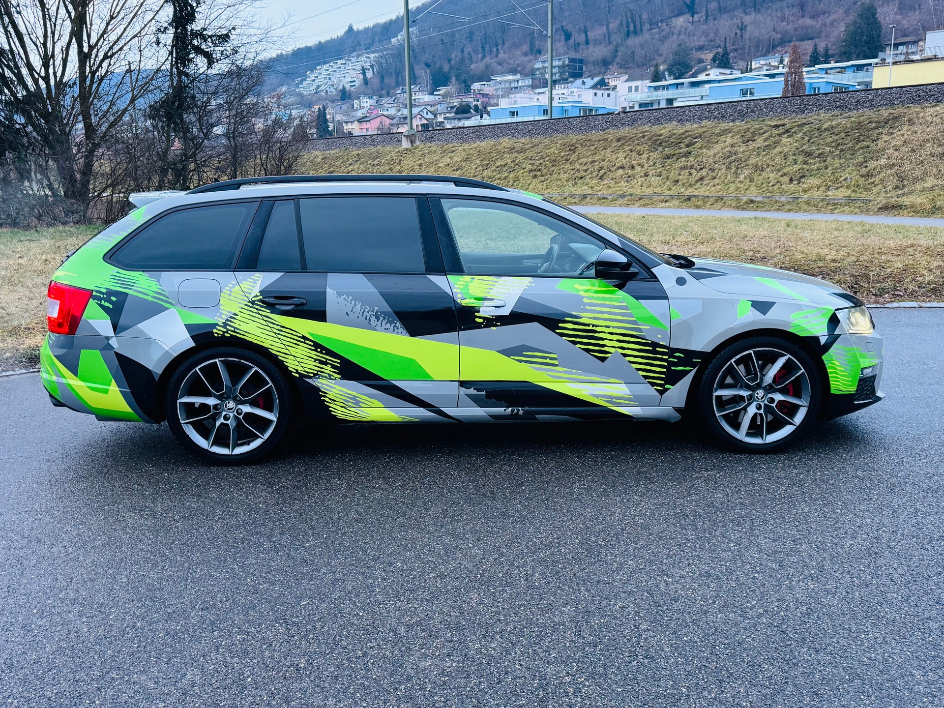 SKODA Octavia Combi 2.0 TSI RS-image-6