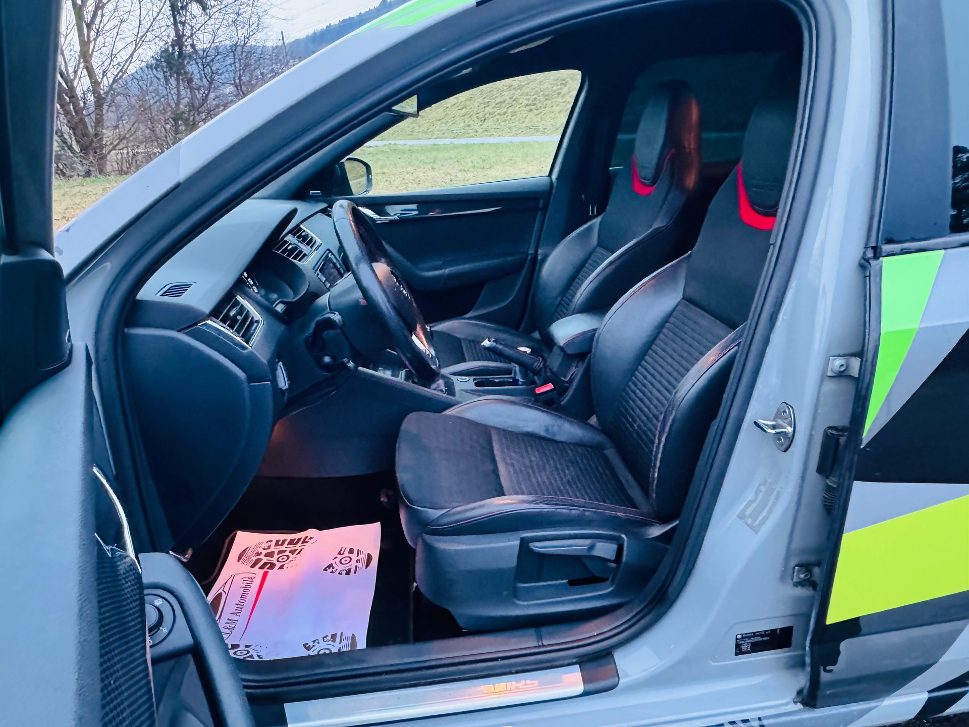 SKODA Octavia Combi 2.0 TSI RS-image-10