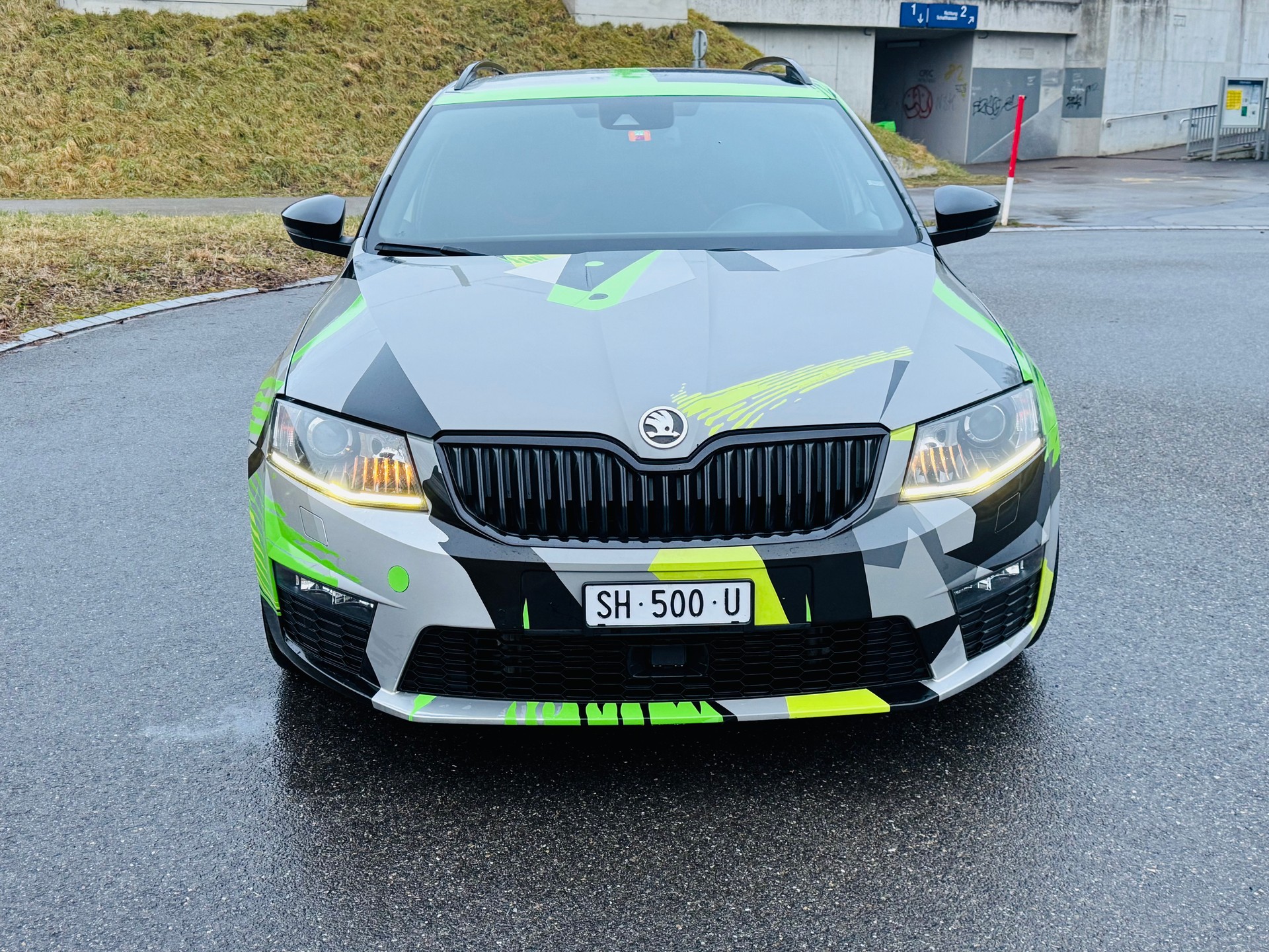 SKODA Octavia Combi 2.0 TSI RS-image-2