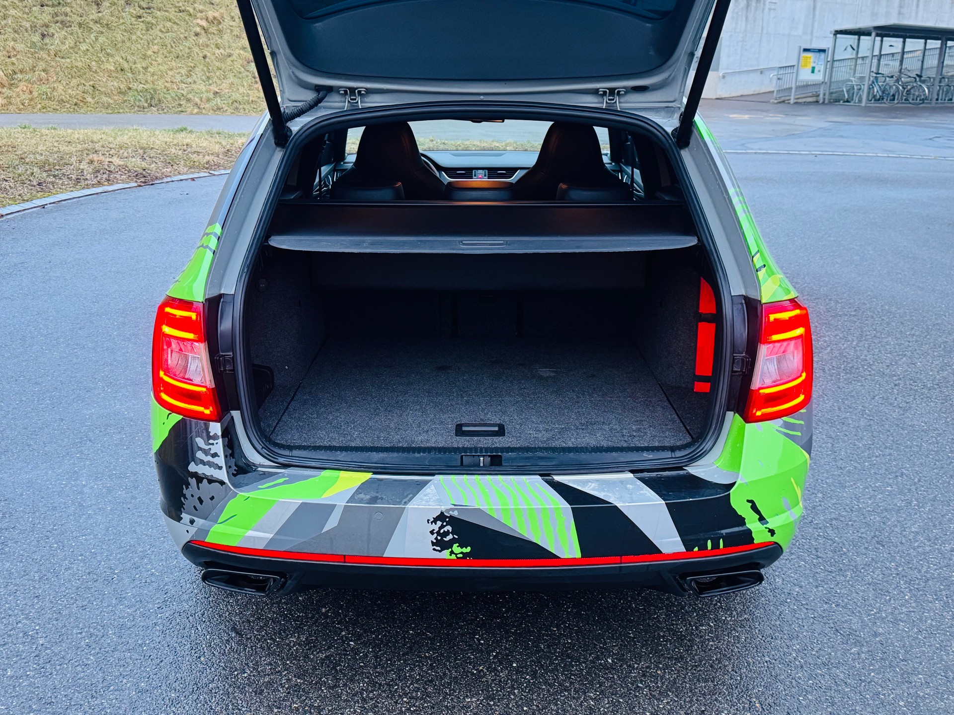 SKODA Octavia Combi 2.0 TSI RS-image-14