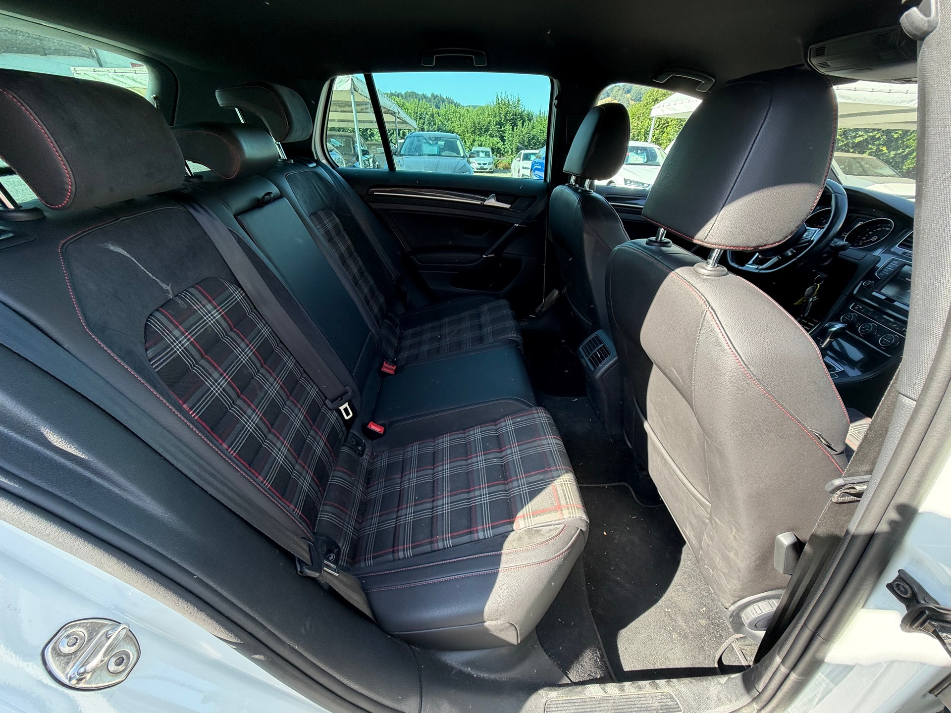 VW Golf 2.0 TSI GTI Performance DSG-image-9