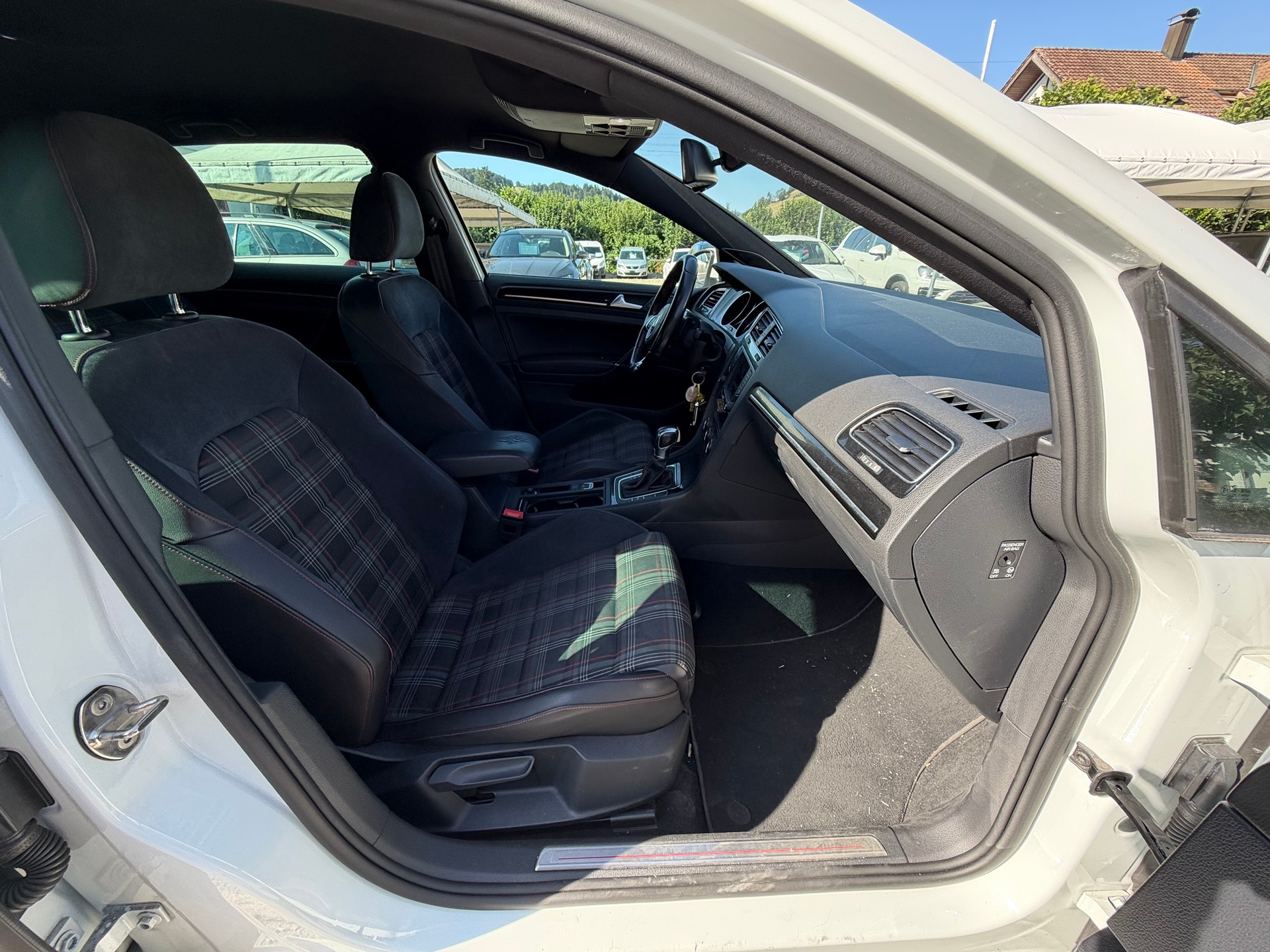 VW Golf 2.0 TSI GTI Performance DSG-image-10