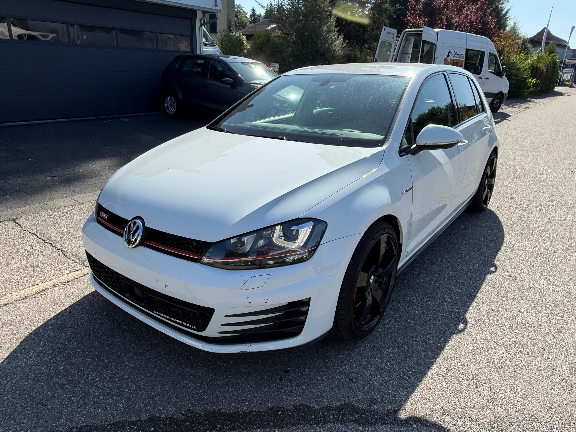 VW Golf 2.0 TSI GTI Performance DSG-image-1