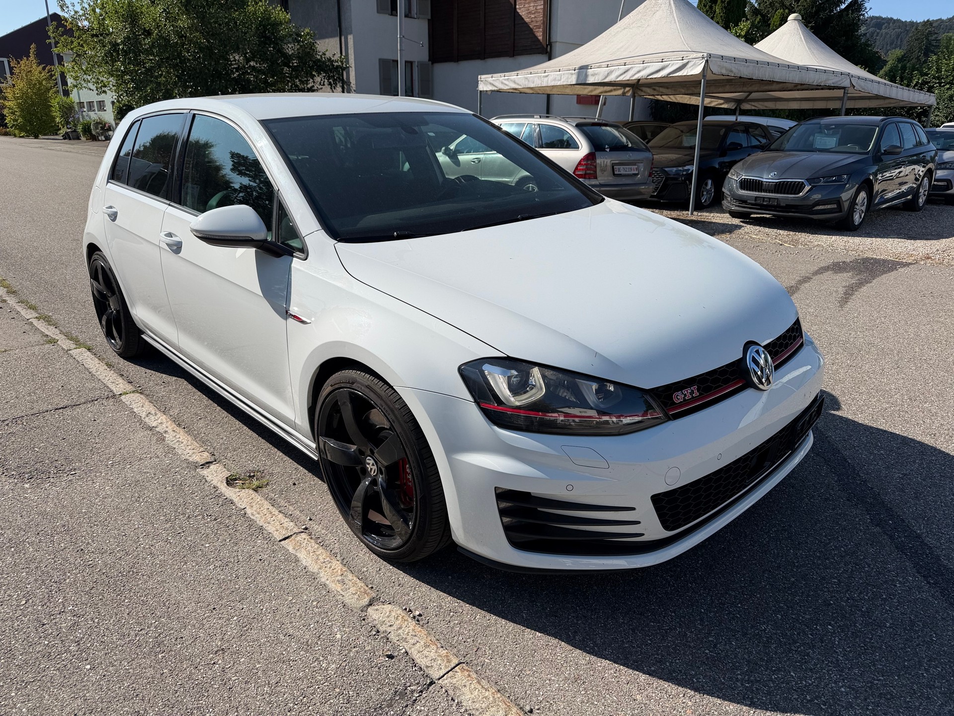 VW Golf 2.0 TSI GTI Performance DSG-image-2