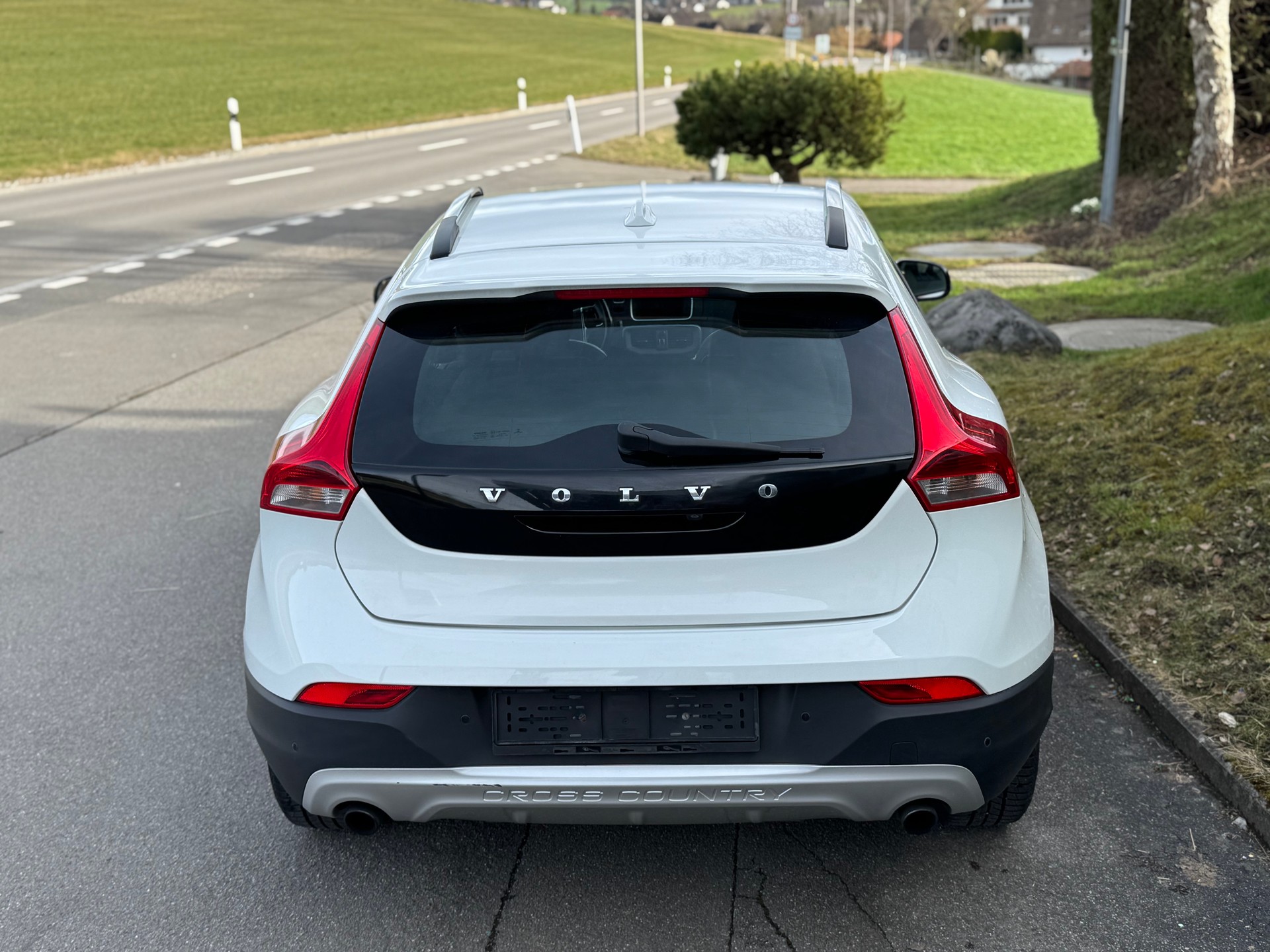 VOLVO V40 Cross Country T5 AWD Kinetic Geartronic-image-5