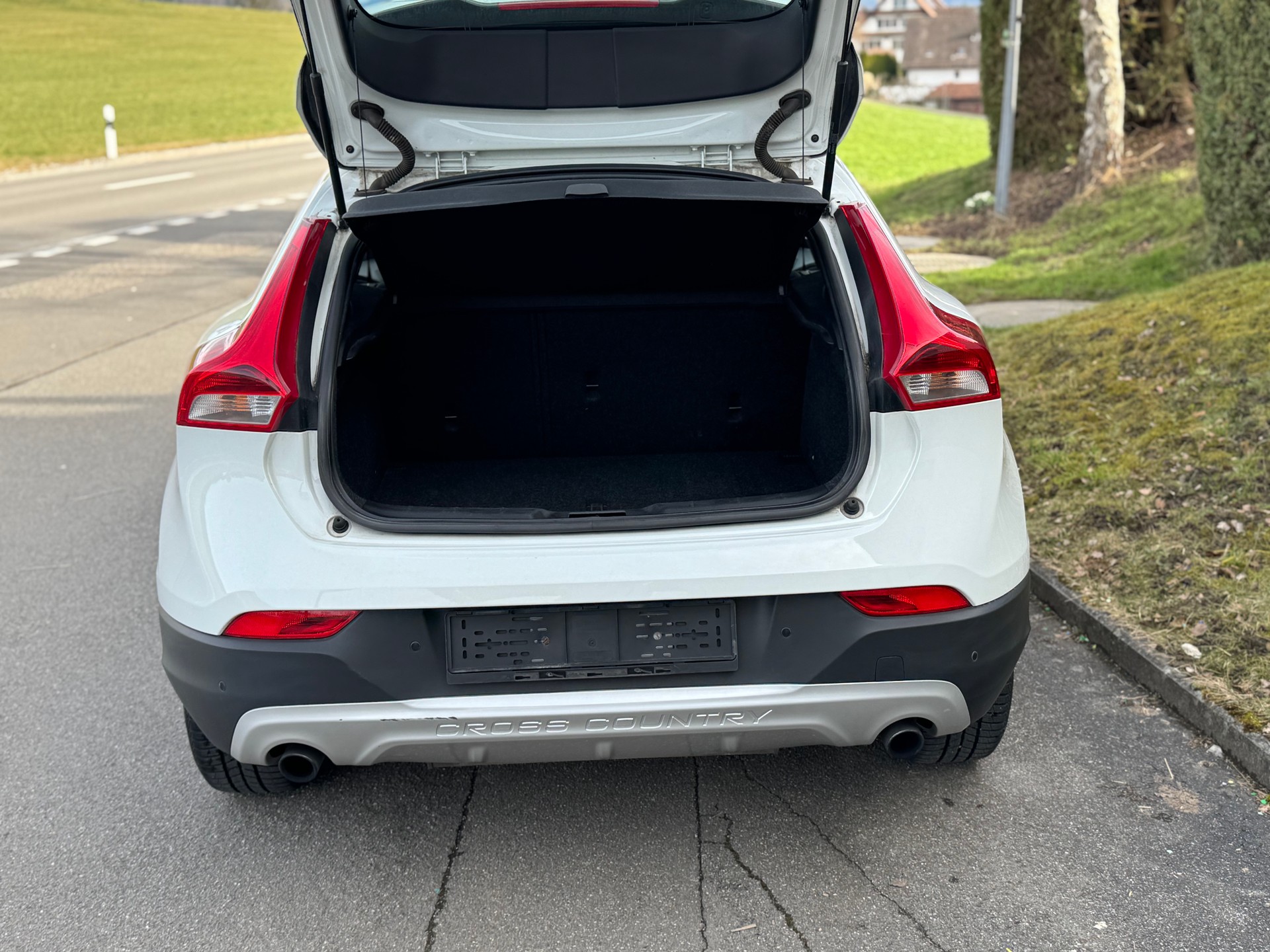 VOLVO V40 Cross Country T5 AWD Kinetic Geartronic-image-6