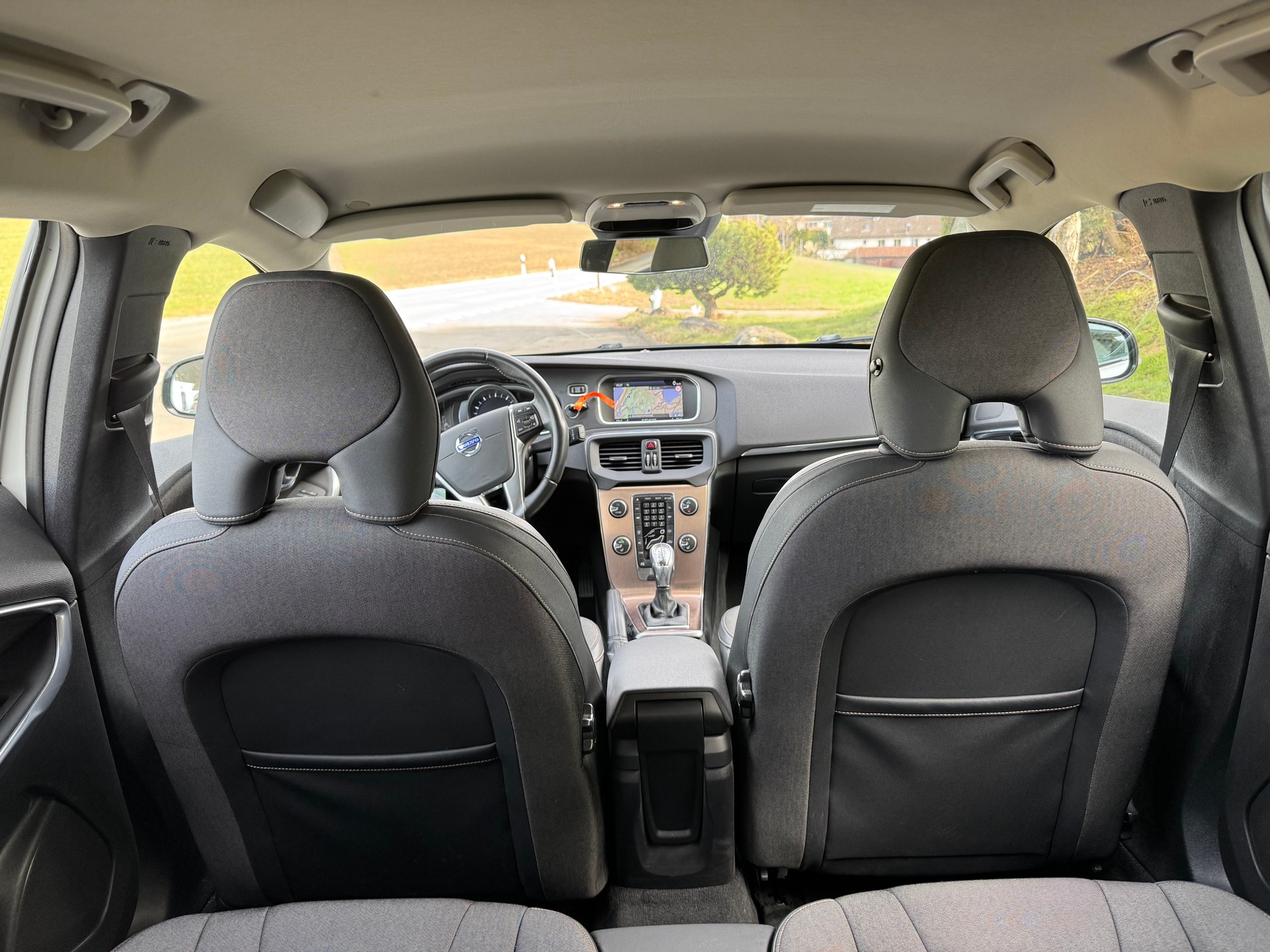 VOLVO V40 Cross Country T5 AWD Kinetic Geartronic-image-9
