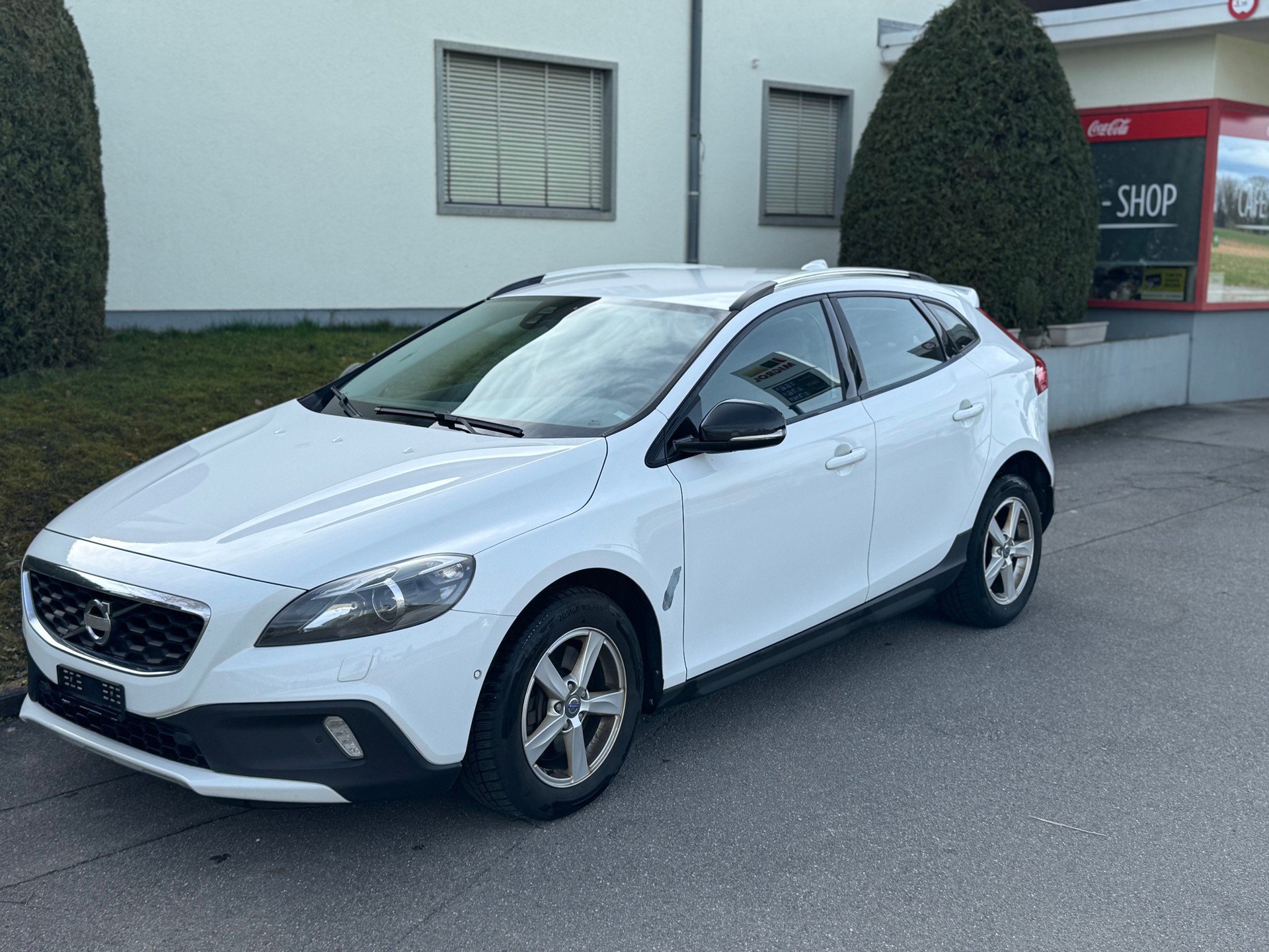 VOLVO V40 Cross Country T5 AWD Kinetic Geartronic-image-0