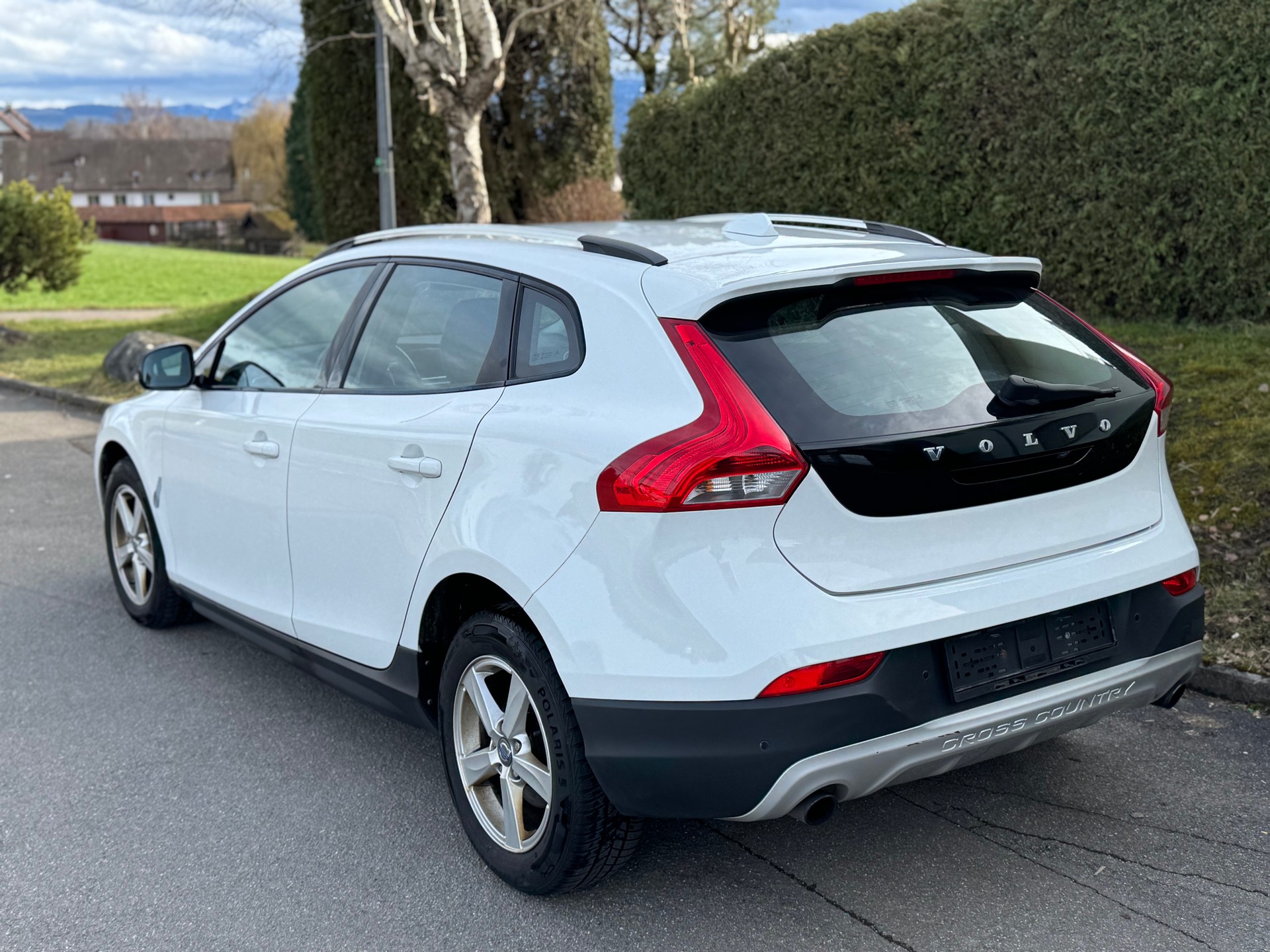 VOLVO V40 Cross Country T5 AWD Kinetic Geartronic-image-3