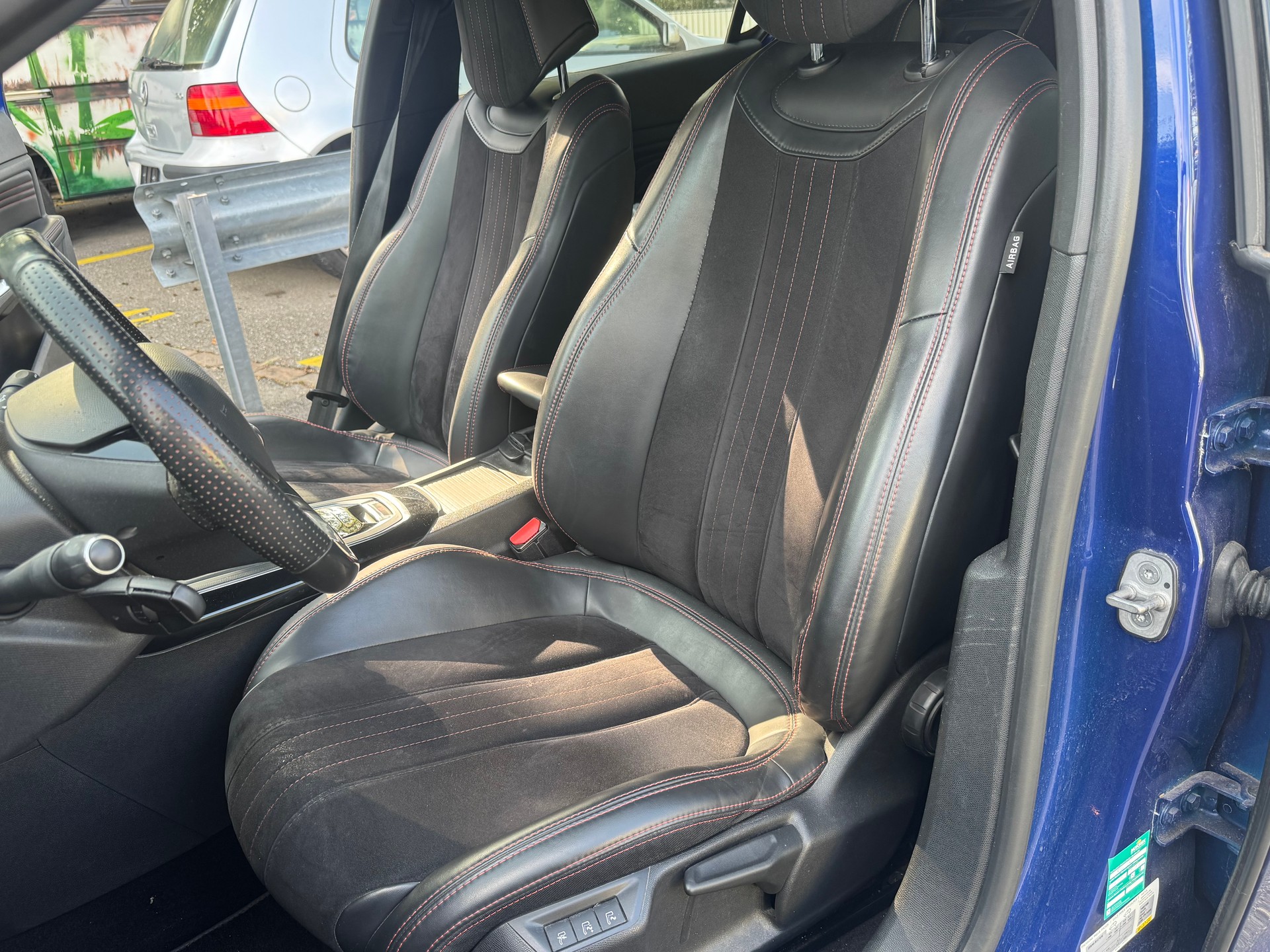 PEUGEOT 308 1.2 THP GT Line-image-8