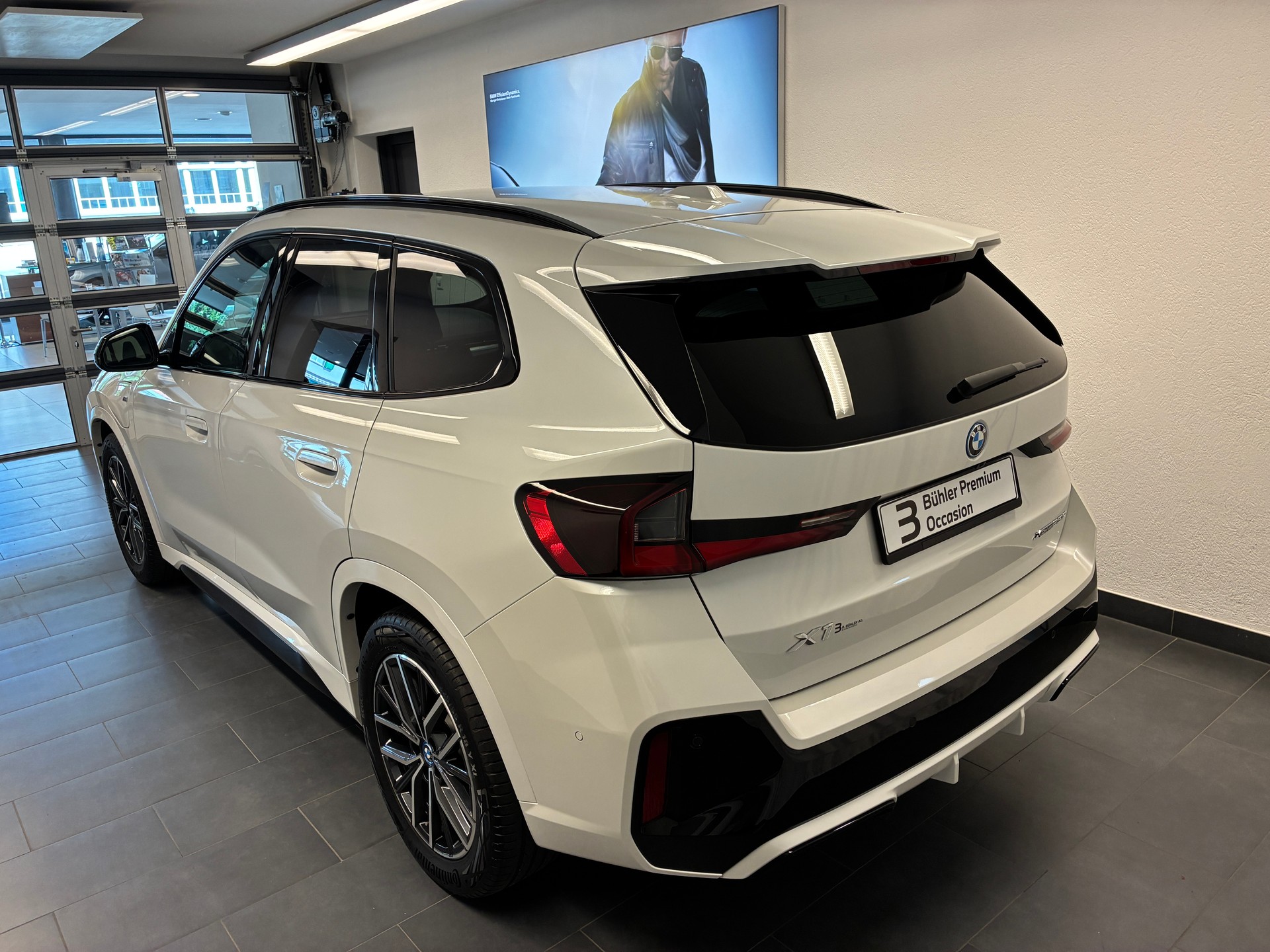 BMW X1 25e xDrive M Sport-showroom-element-1