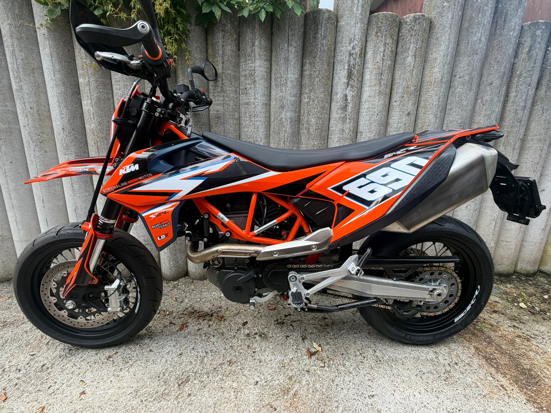 KTM 690 SMC R ABS (35 kW)-image-1