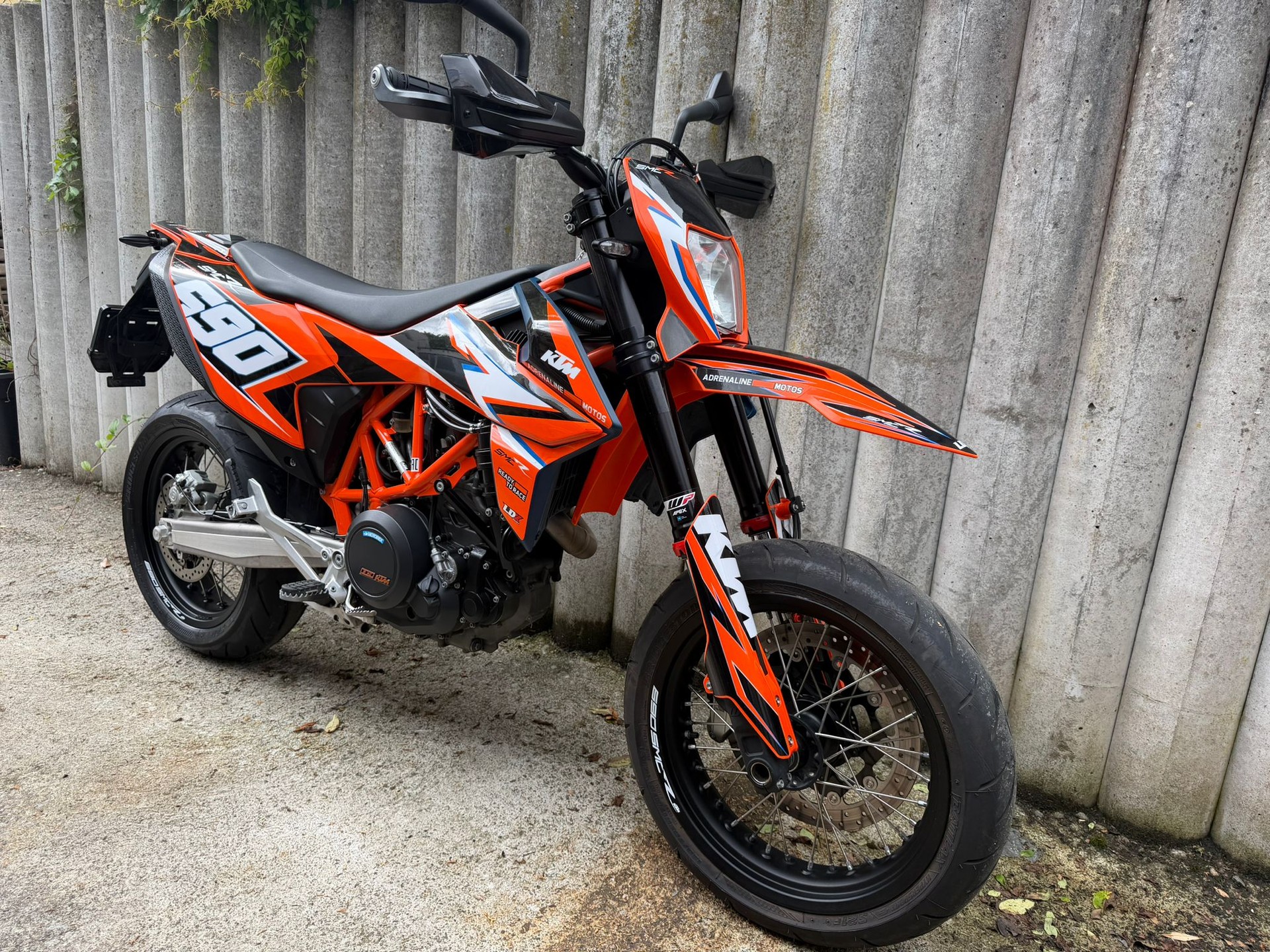 KTM 690 SMC R ABS (35 kW)-image-5