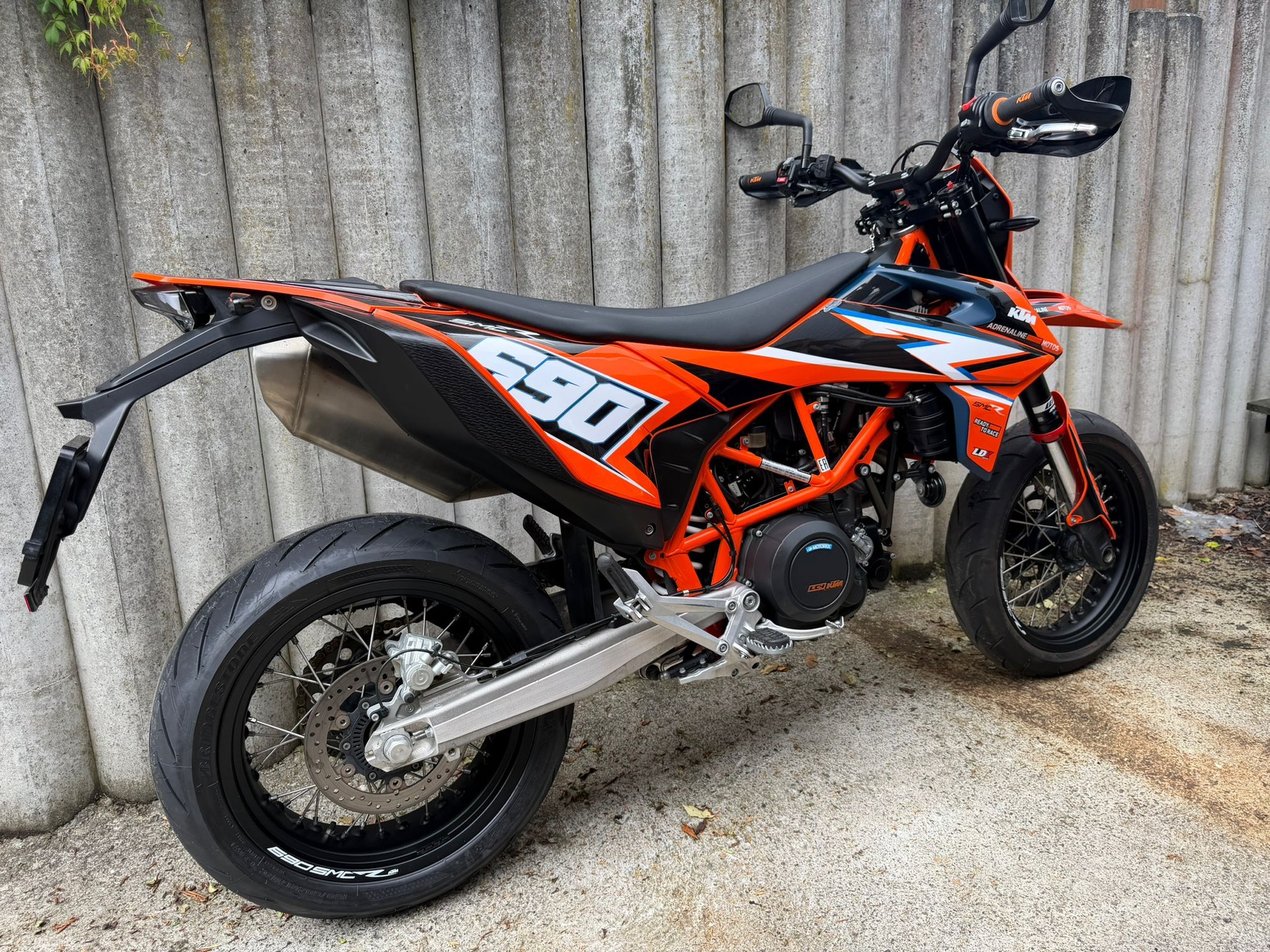 KTM 690 SMC R ABS (35 kW)-image-3