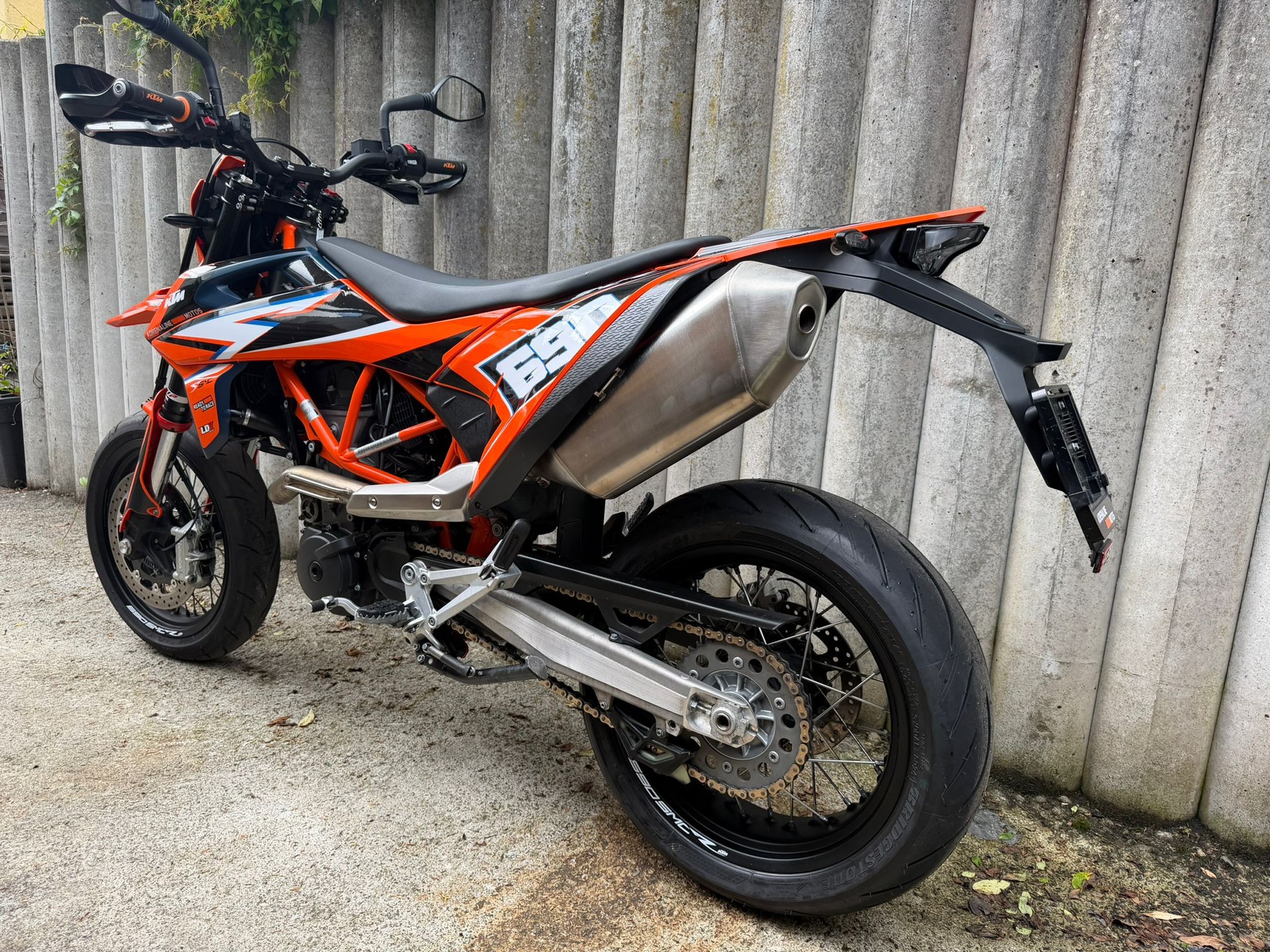 KTM 690 SMC R ABS (35 kW)-image-2