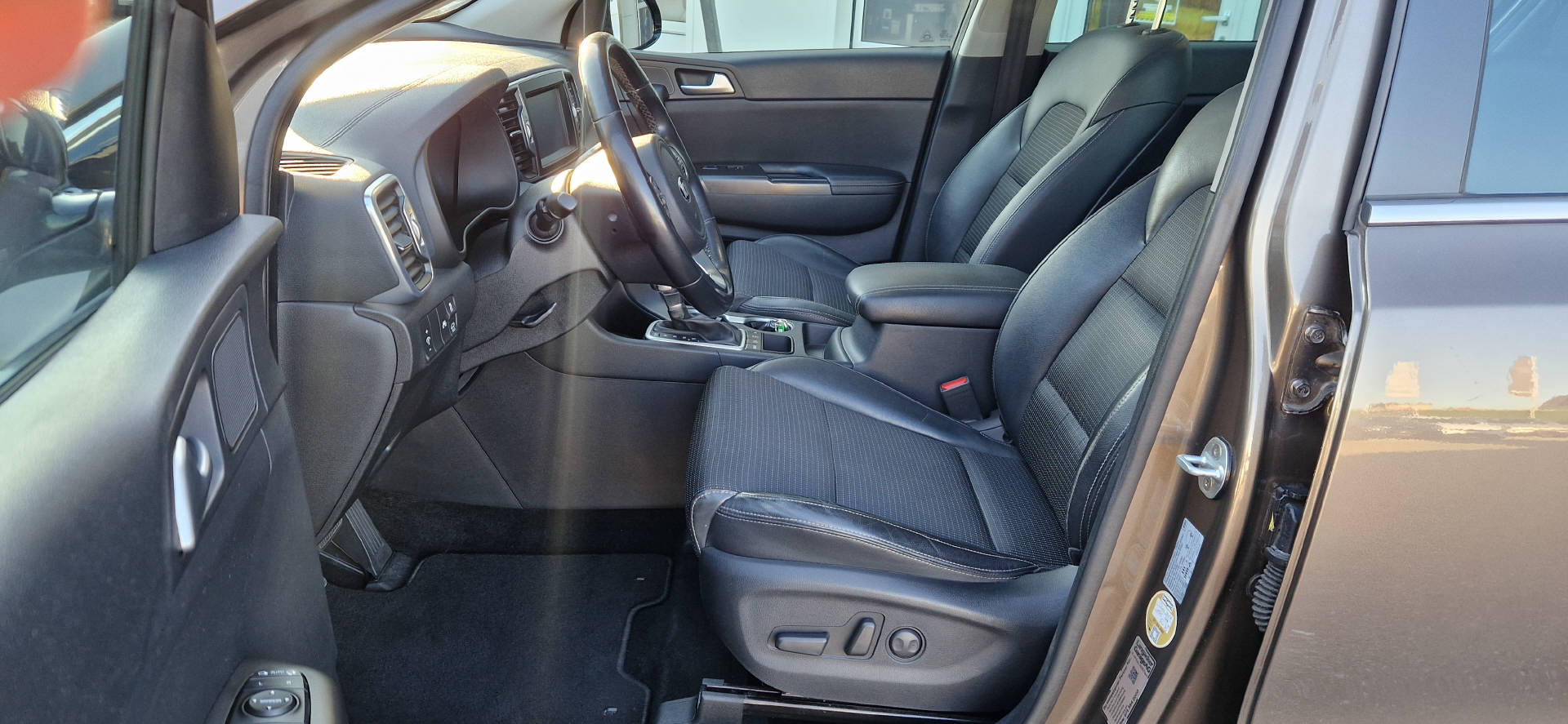 KIA Sportage 2.0 CRDi Style GT-Line-image-4