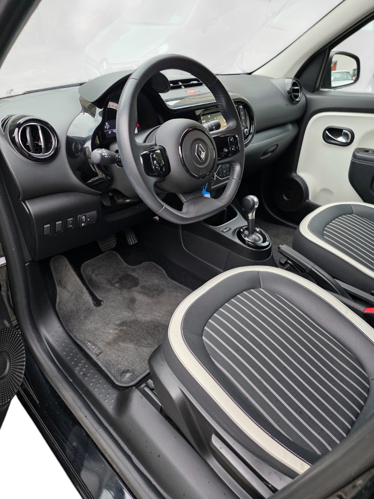 RENAULT Twingo TCe 95 Intens EDC-image-10