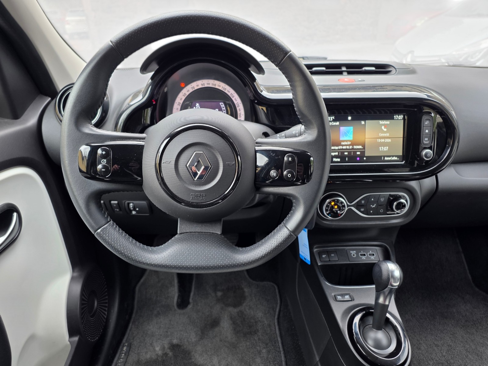 RENAULT Twingo TCe 95 Intens EDC-image-9