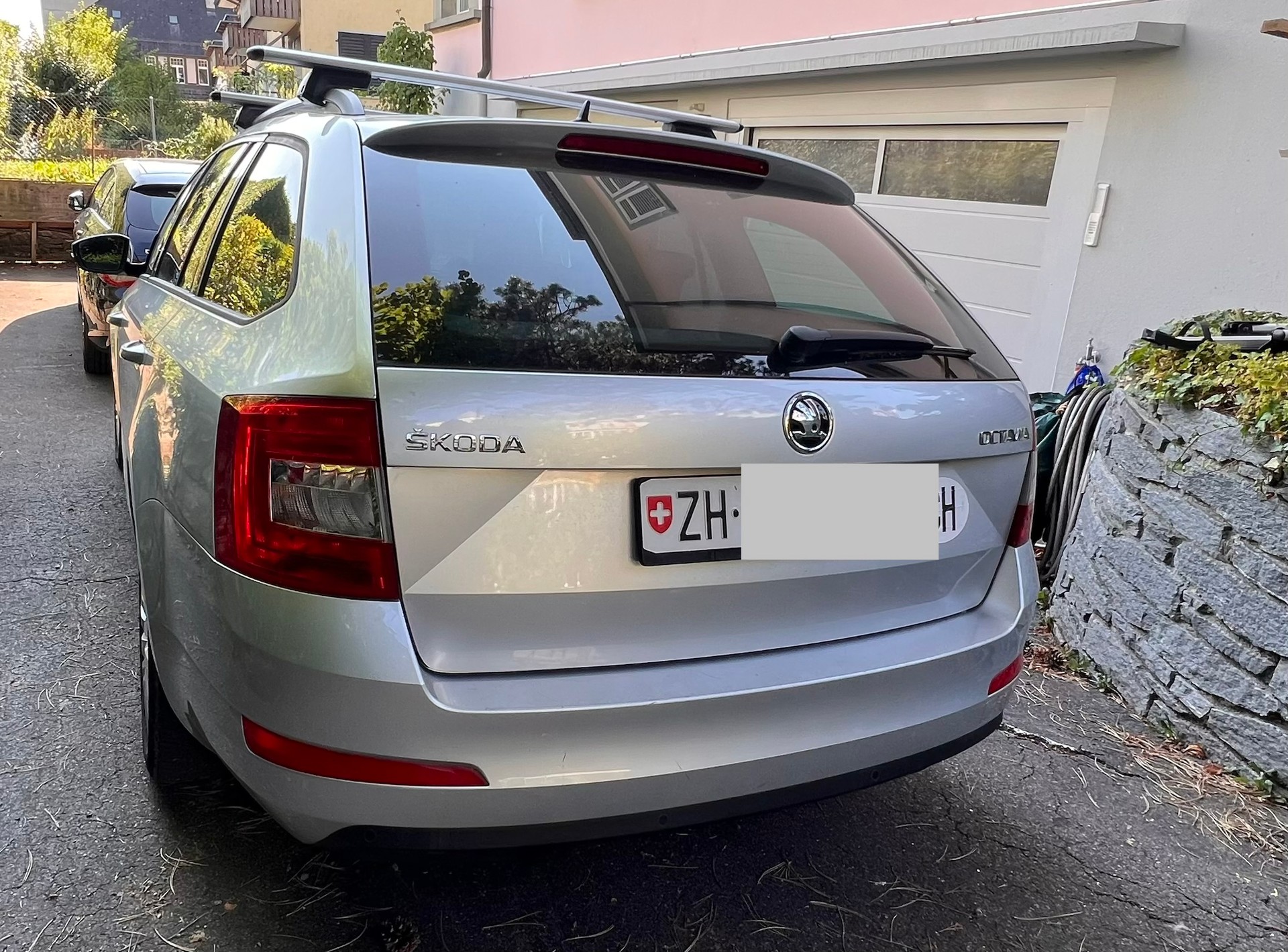 SKODA 1.6 TDI 110 Ambition DSG-image-1