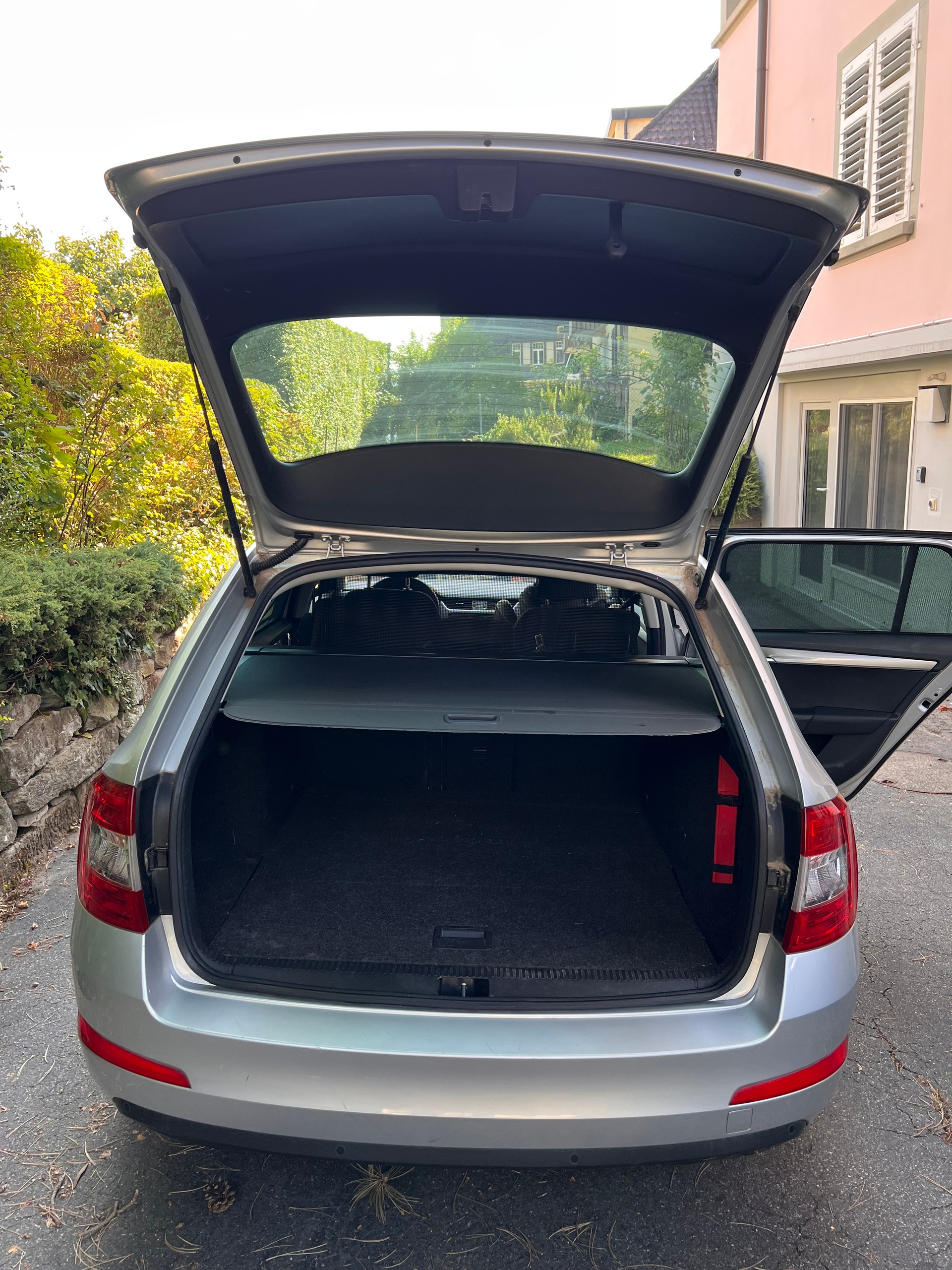 SKODA 1.6 TDI 110 Ambition DSG-image-4