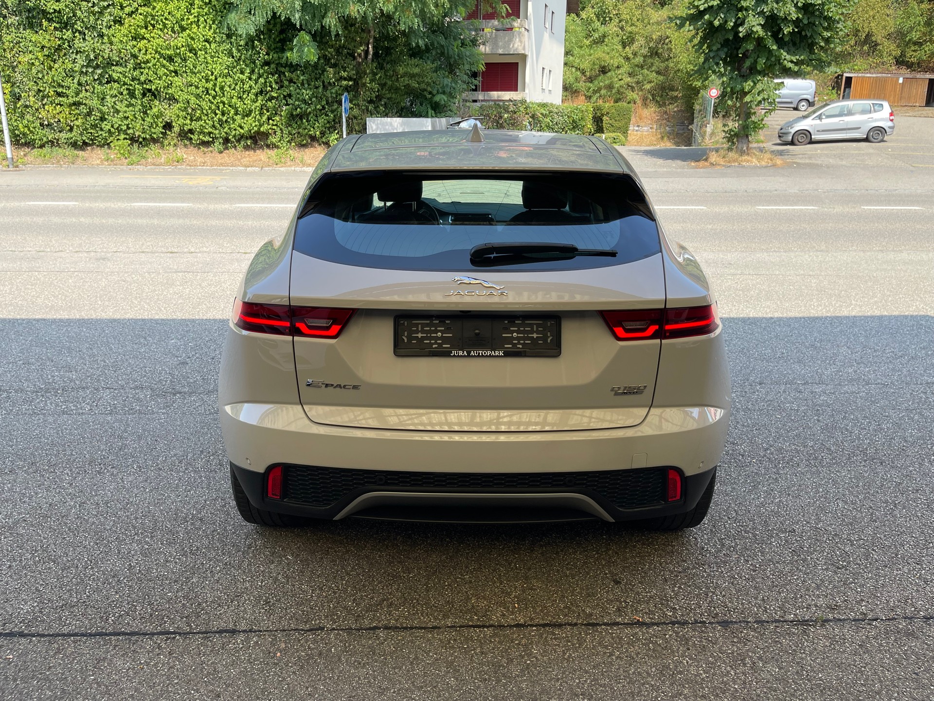 JAGUAR E-Pace 2.0d D150 S AWD Automatik-image-5