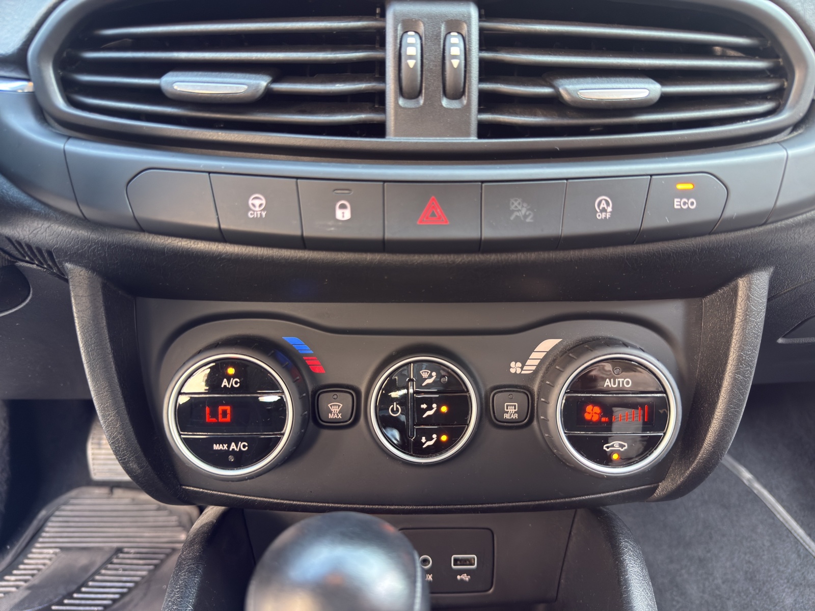FIAT Tipo 1.6MJ Lounge DCT-6-image-15