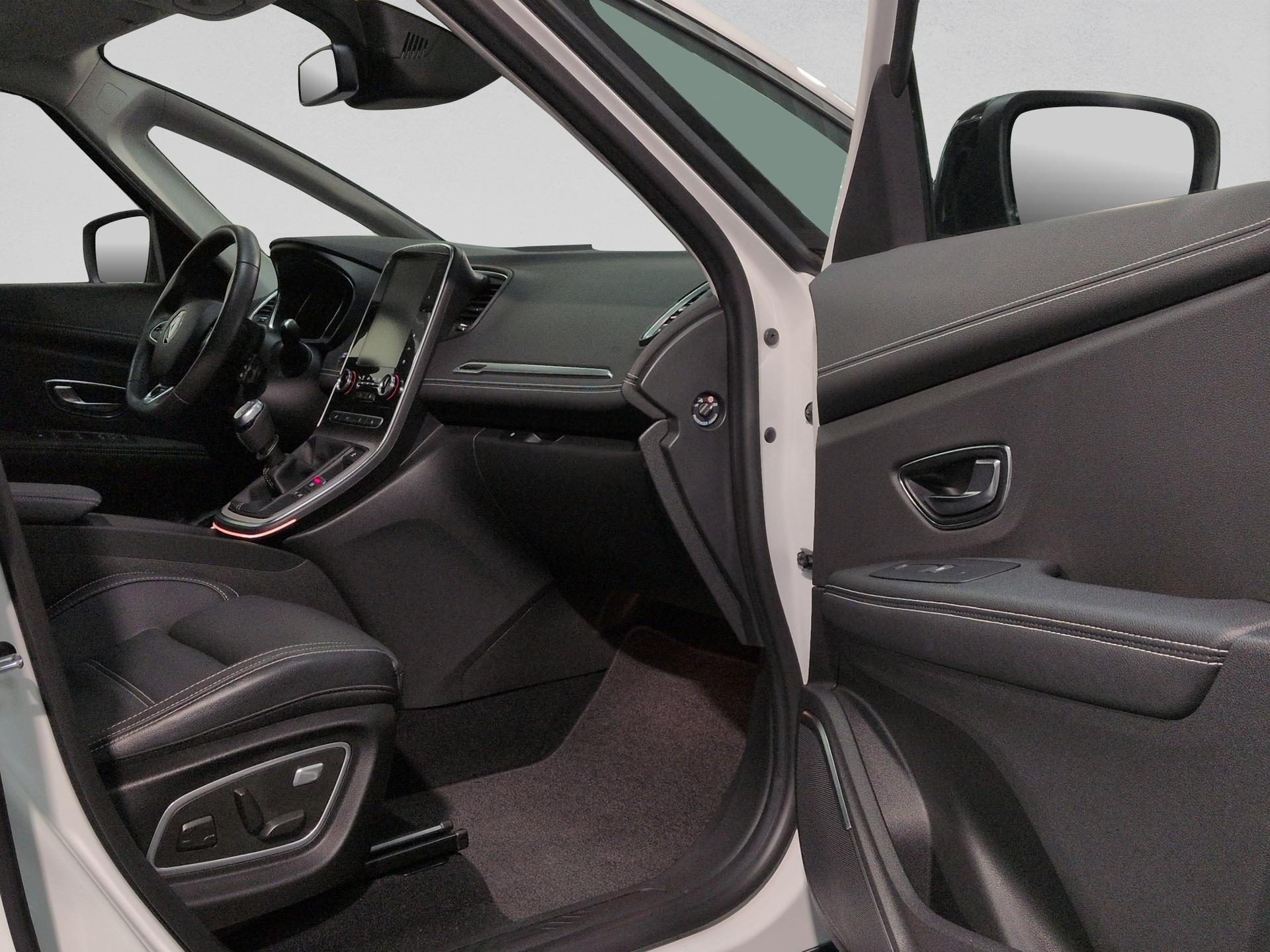 RENAULT Scénic 1.3 16V Turbo Intens-image-21