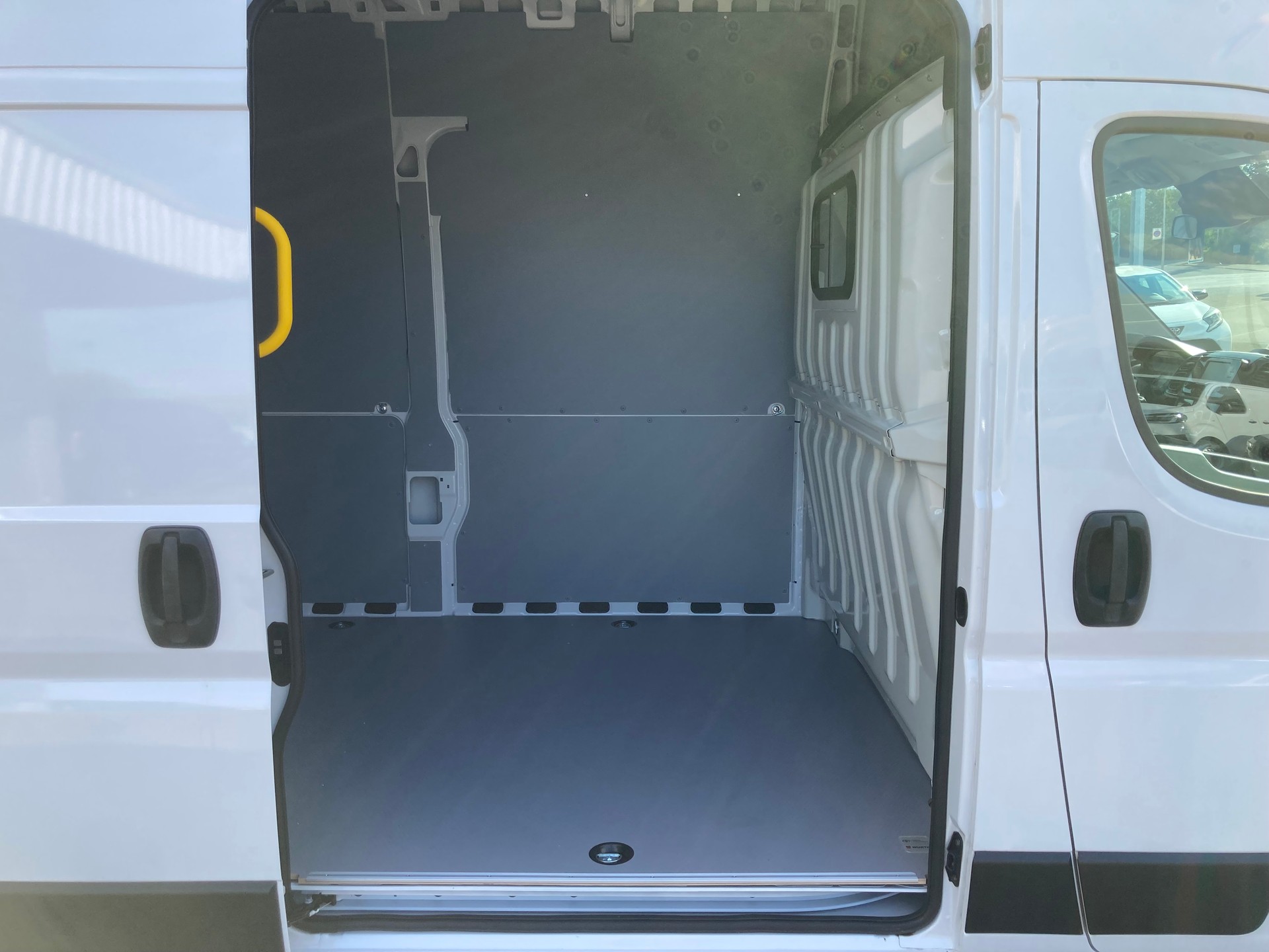 TOYOTA Proace MAX 2.2D Panel Van HD Active 3,5t L3H3-image-8