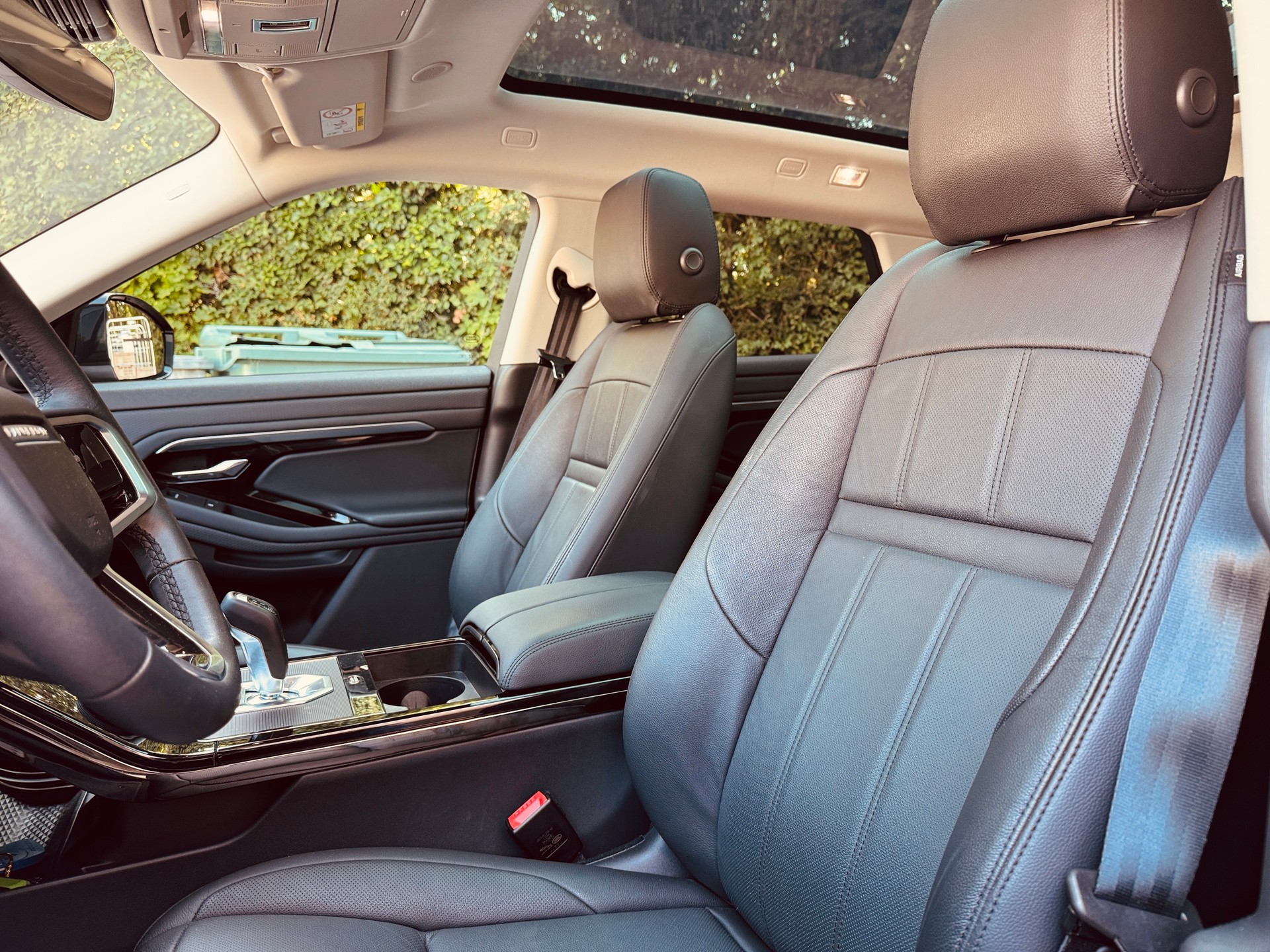 LAND ROVER Range Rover Evoque P 300e S AT8-image-3