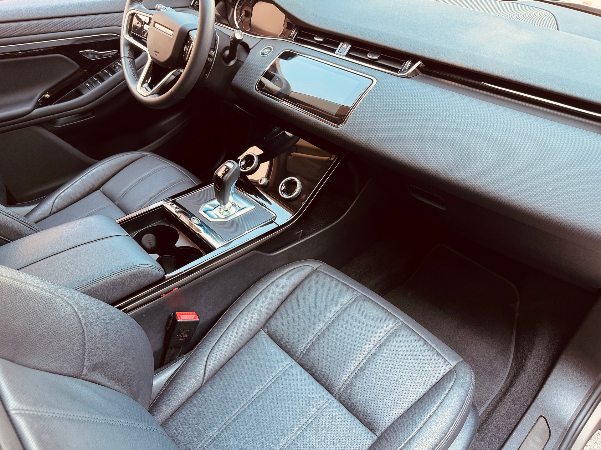 LAND ROVER Range Rover Evoque P 300e S AT8-image-8