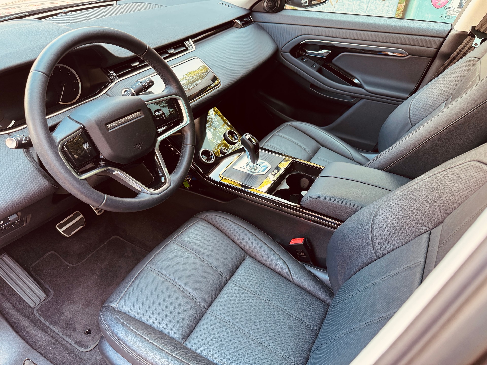 LAND ROVER Range Rover Evoque P 300e S AT8-image-2
