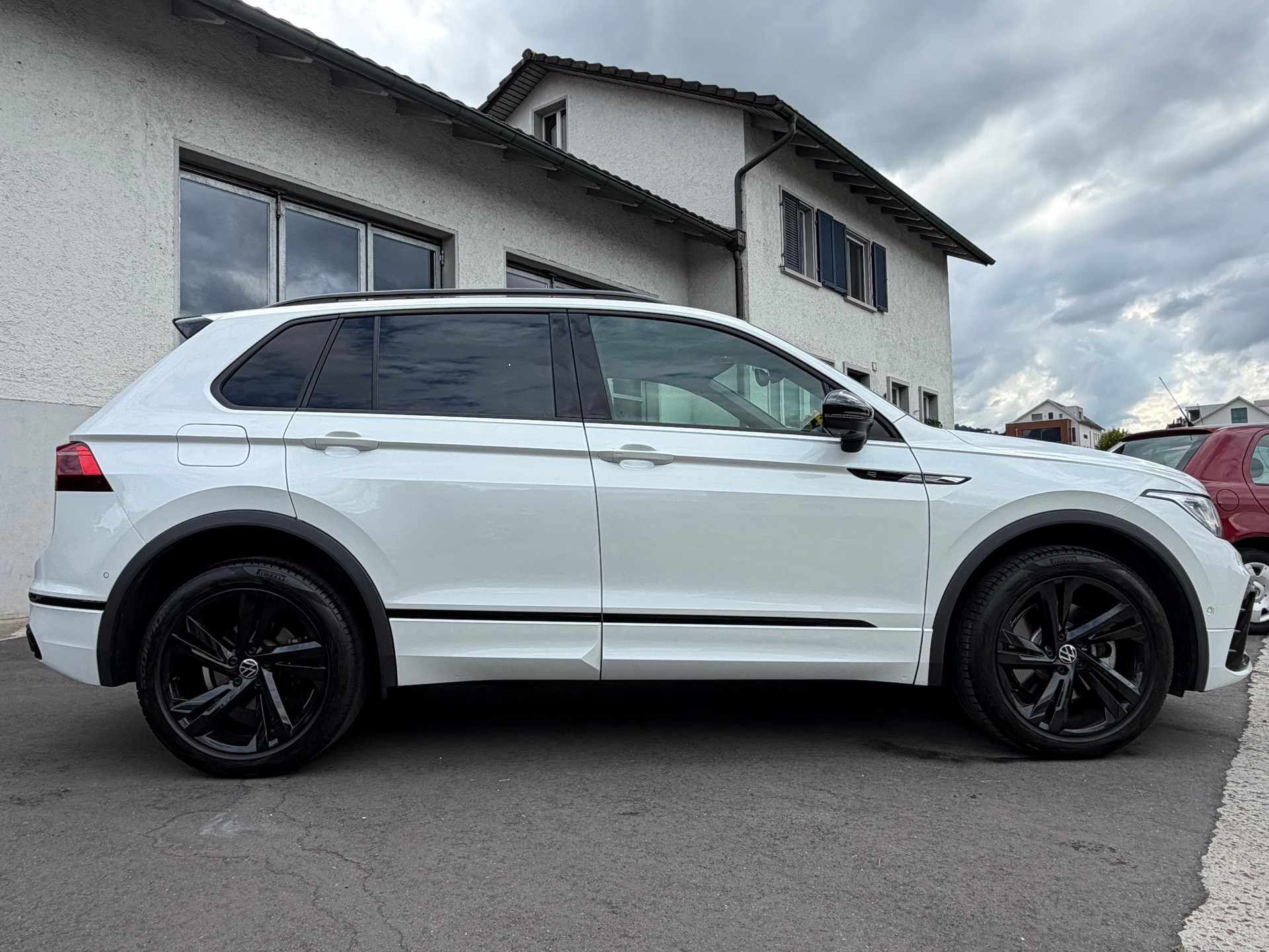 VW 2.0 TDI SCR R-Line DSG nettto / 8-fach-bereift / Preis „verhandelbar“-image-0