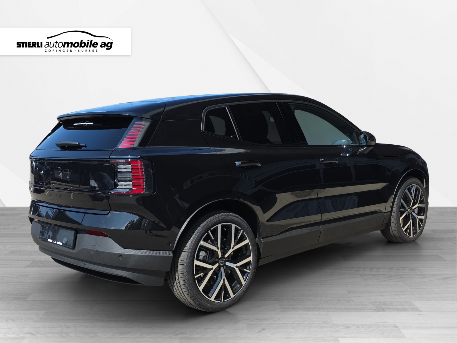 VOLVO EX 30 E60 Twin Ultra Performance Sw. Black Ed. AWD-image-4
