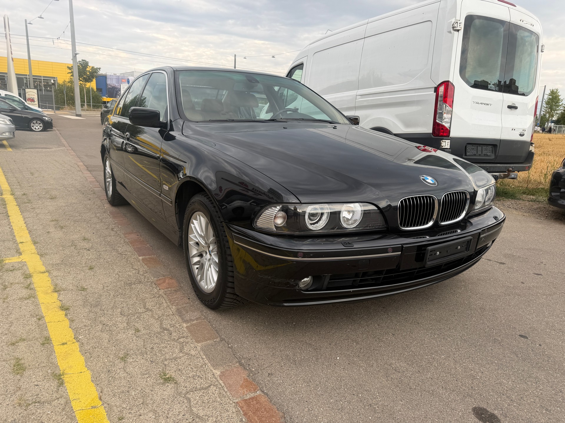 BMW 540i-image-2