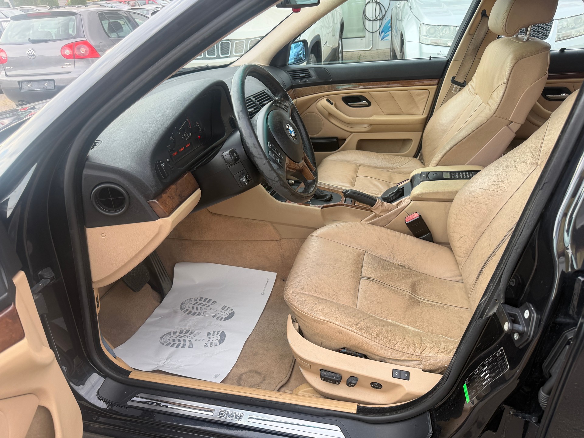 BMW 540i-image-8
