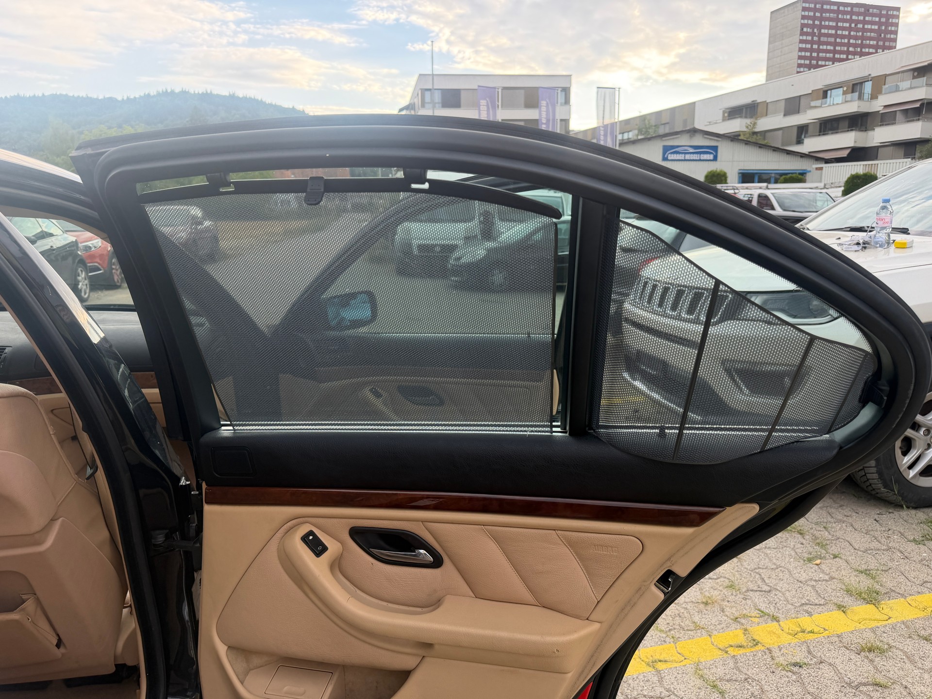 BMW 540i-image-14